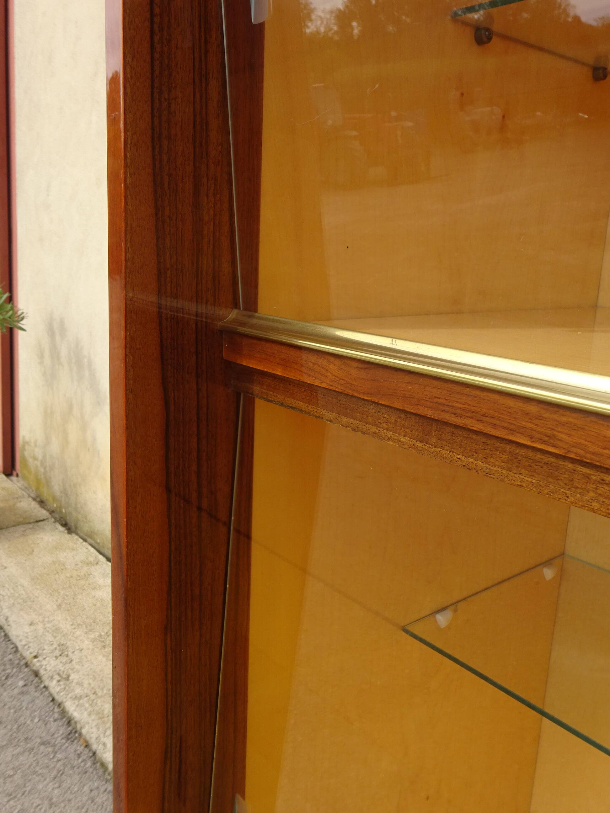 Vitrine vintage de la maison Capelle (82)