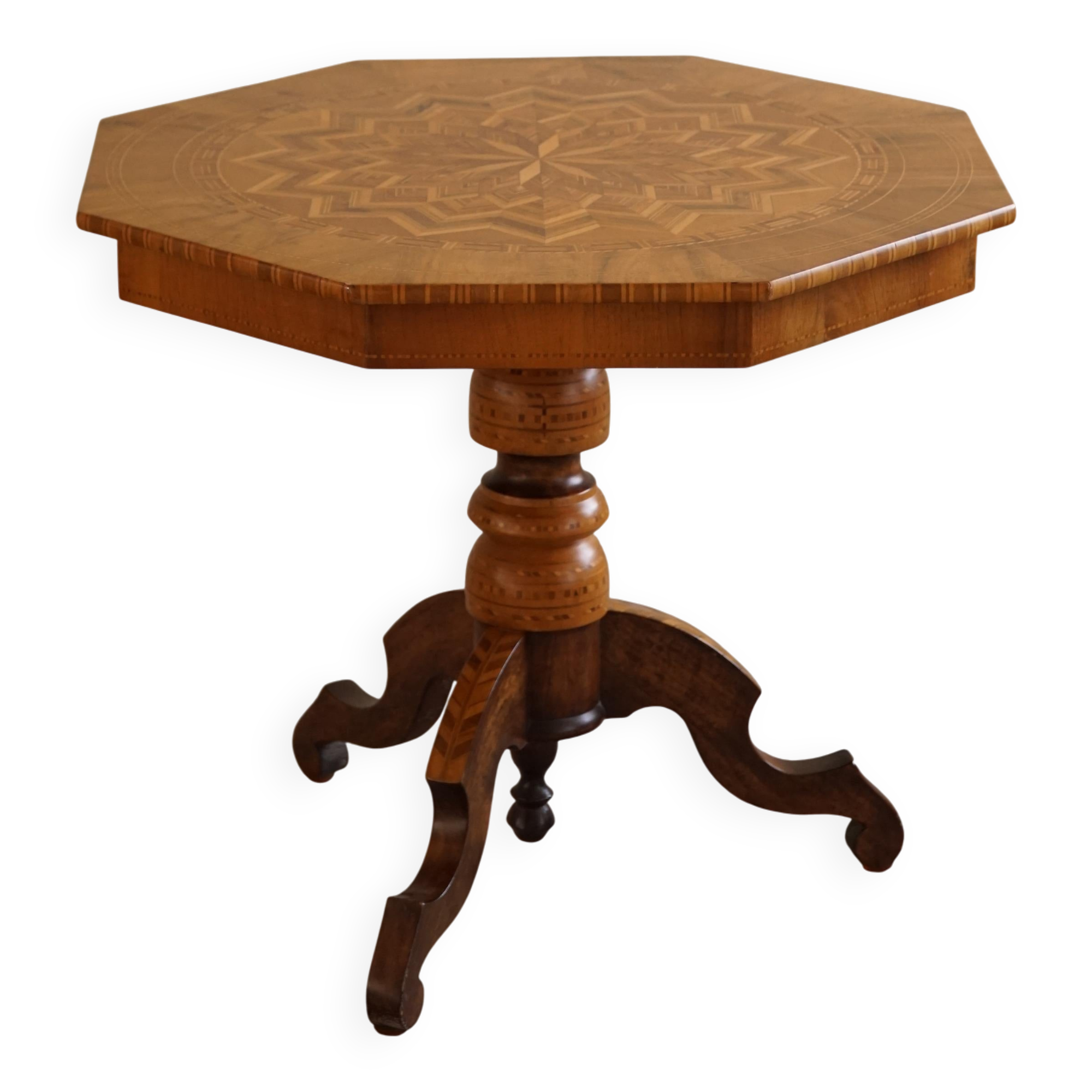 Danish Art Deco octagonal side table in birch with an inlaid top, 1940s.