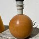 Lampe boule en bois tourné jaune 1980