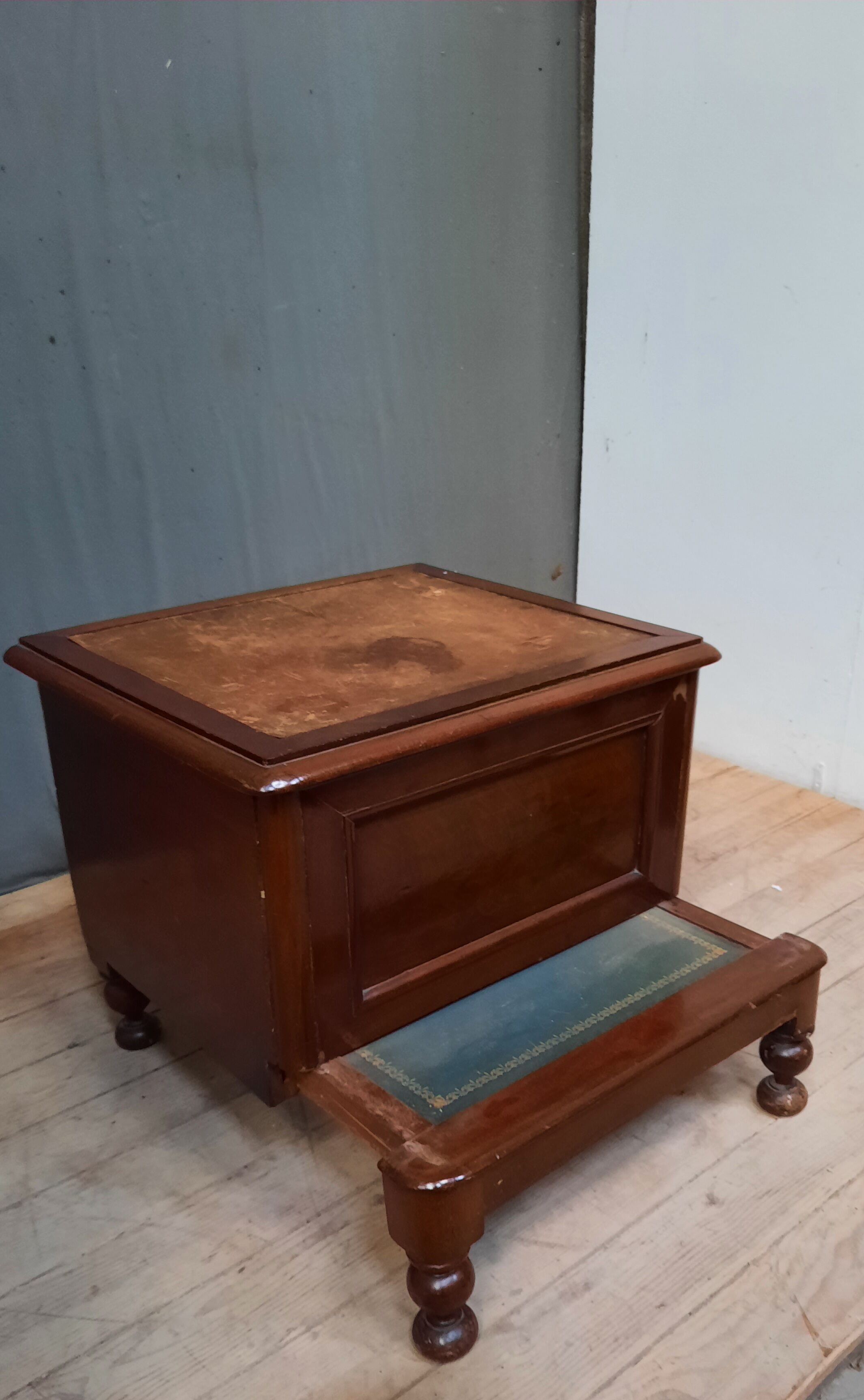 Mahogany Convenience Stool