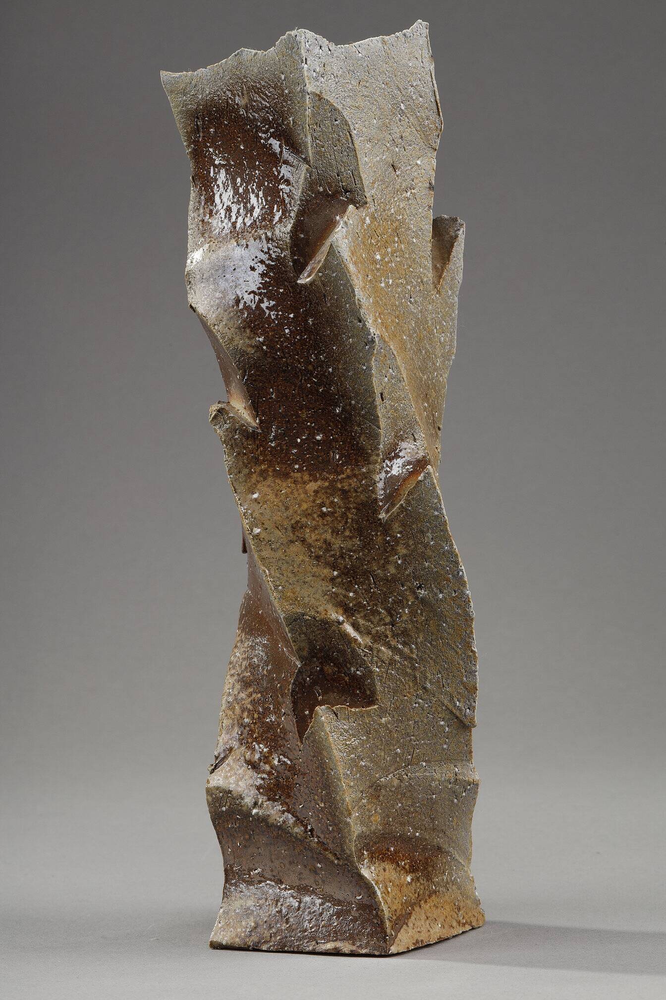 Soliflore Bizen pottery sculpture from Mori Taiga, Japan