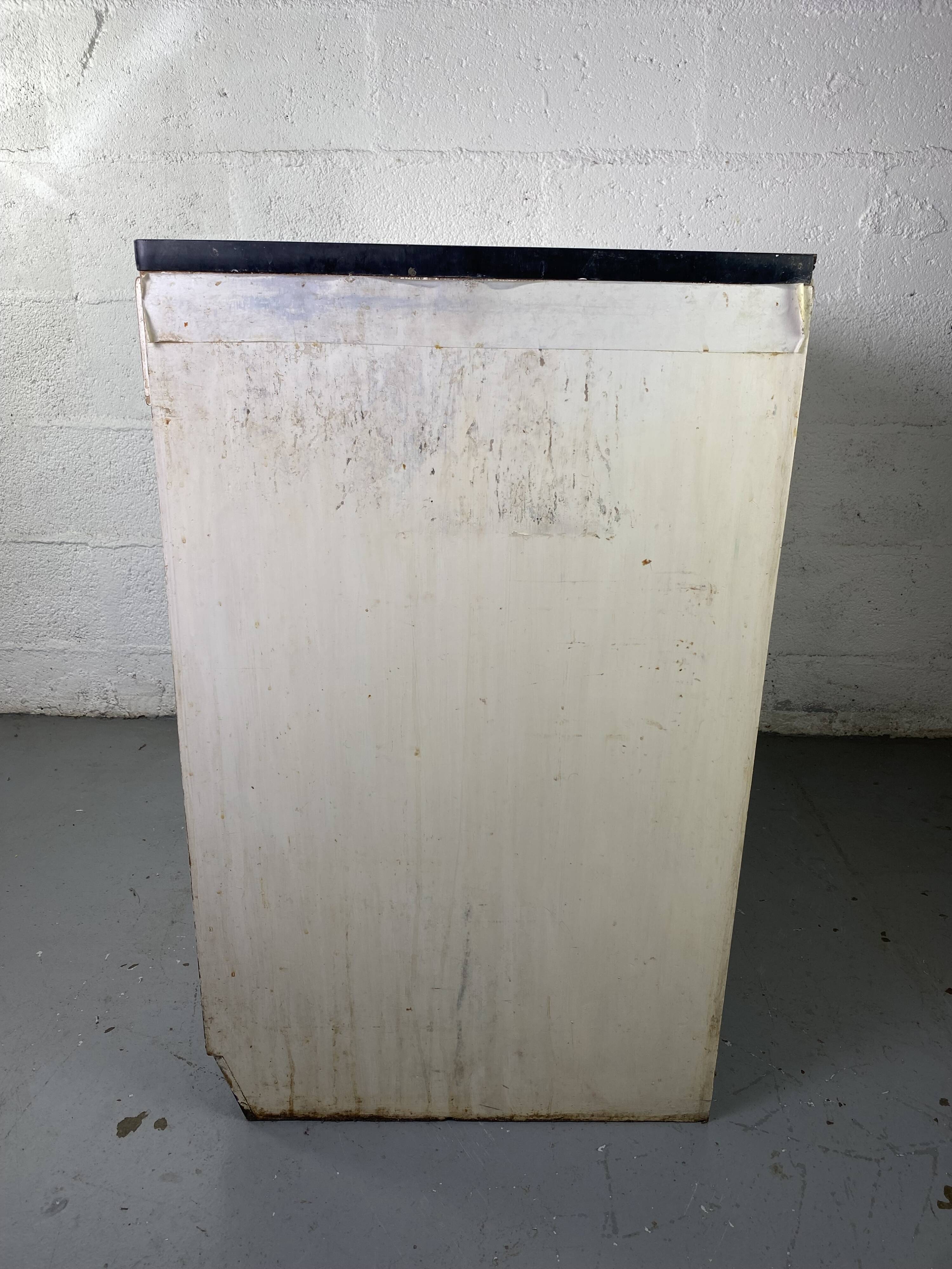 Kitchen sideboard in weathered Formica