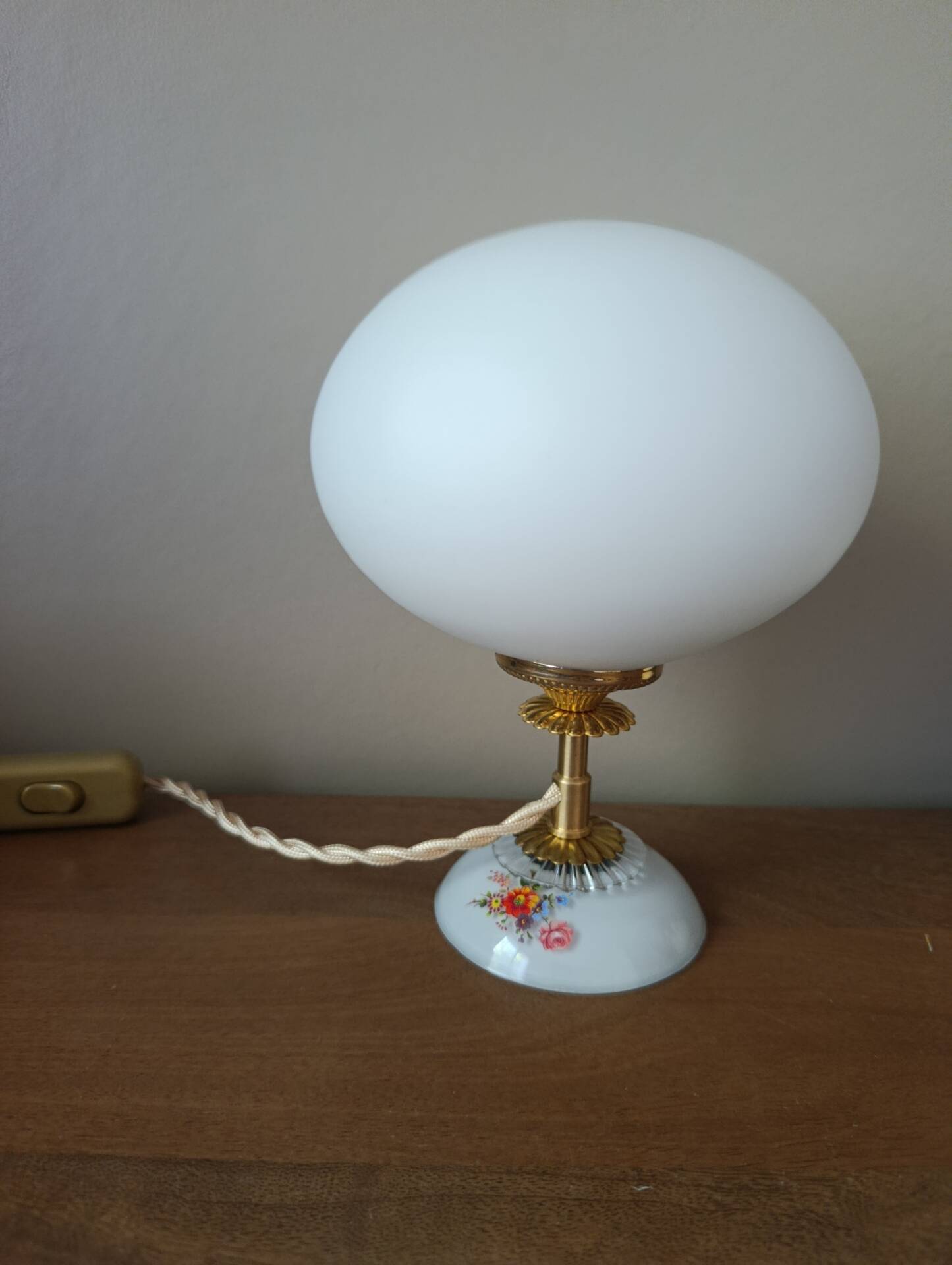 Opaline lamp & retro chic flowers, unique upcycled creation
