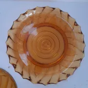 Beurrier ou cloche à fromage en verre ambre