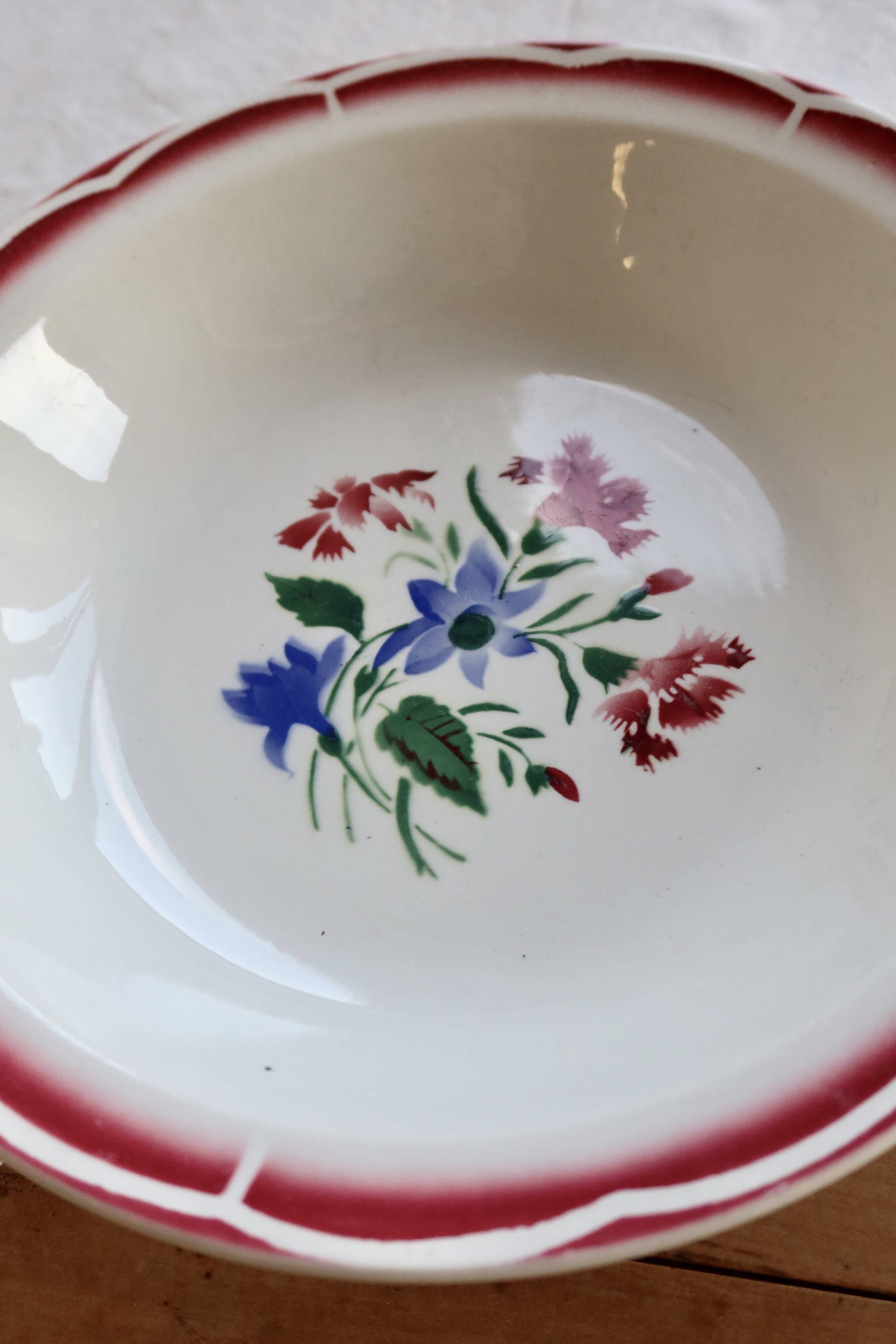 Antique hollow serving dish, Sarreguemines Digoin - José model.