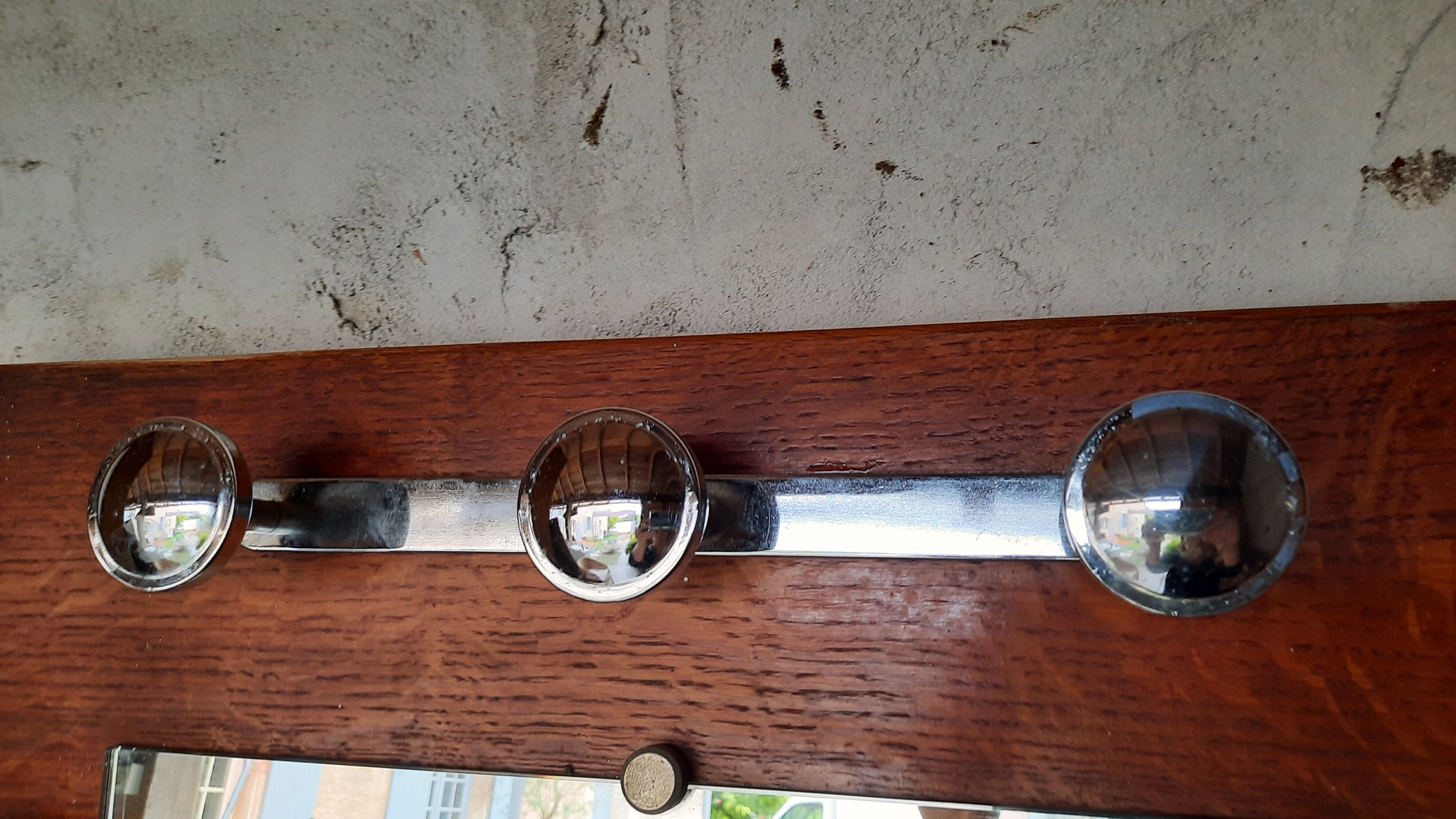 Wall coat rack