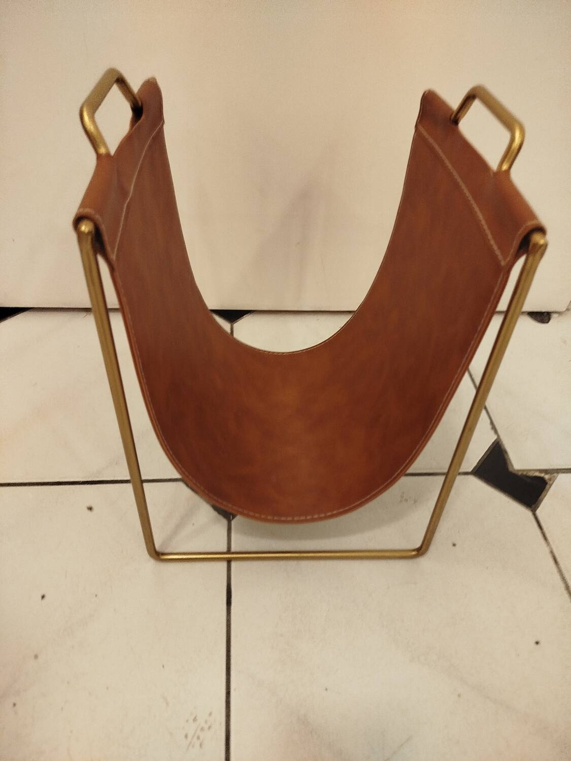 Vintage leather and brass magazine rack – Modernist design 1960s/70s