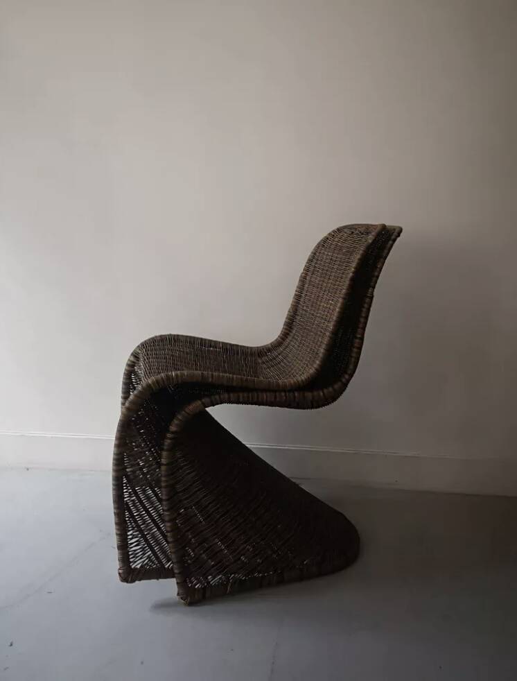 Set of 2 curved rattan chairs, design 1960 / 1970