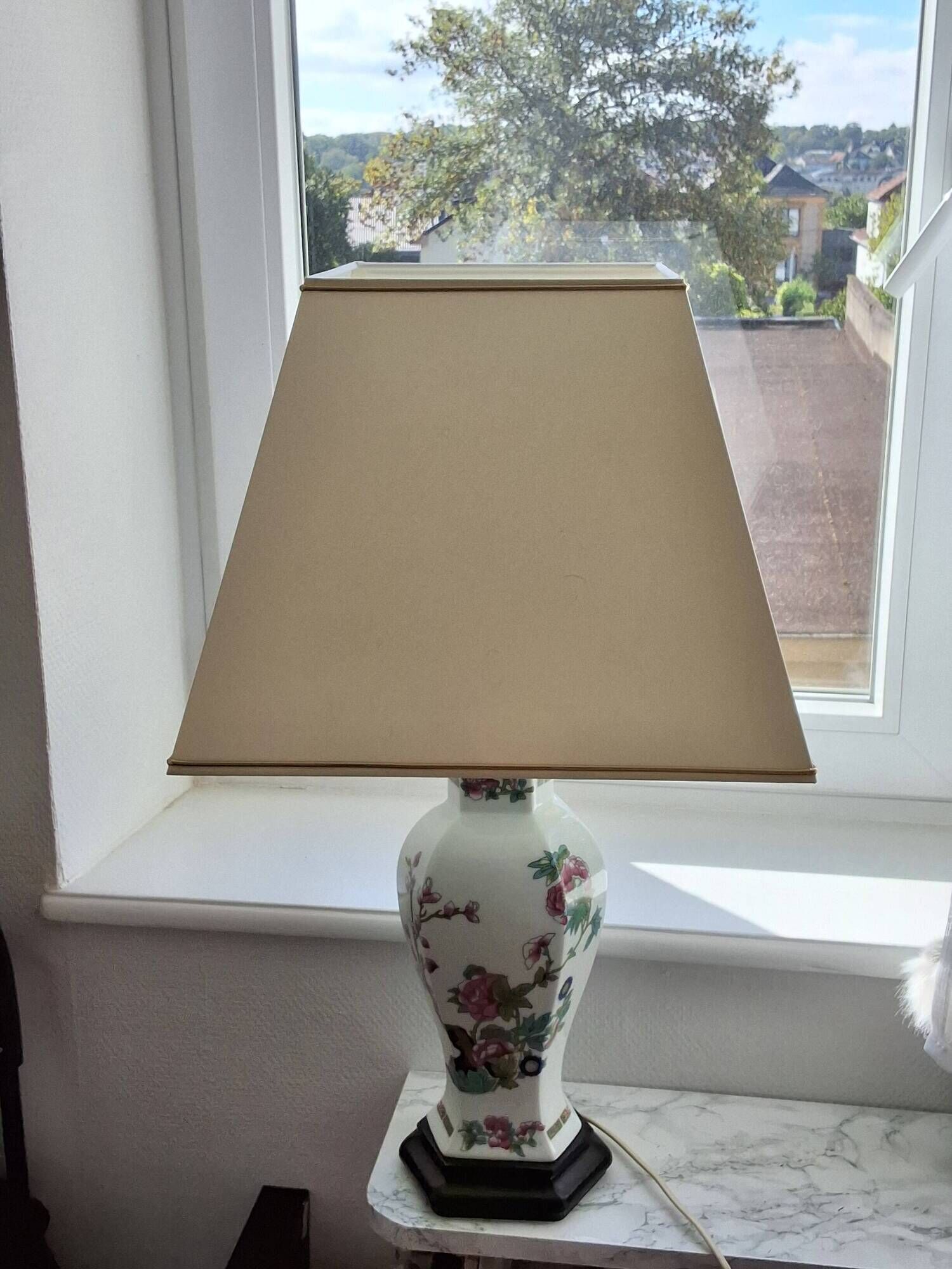 Table lamp