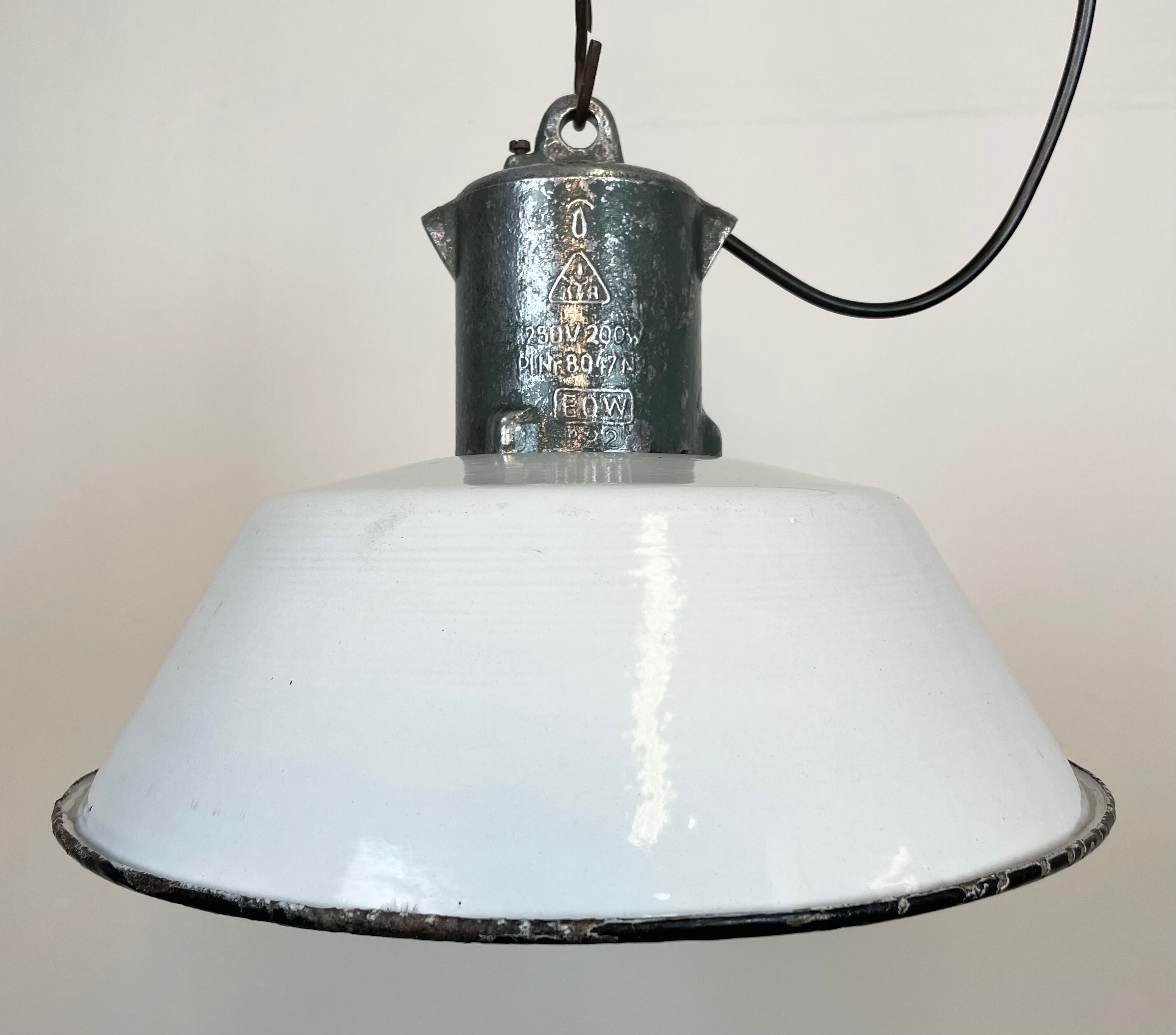 Industrial White Enamel Industrial Lamp with Cast Aluminium Top from EOW, 1950s