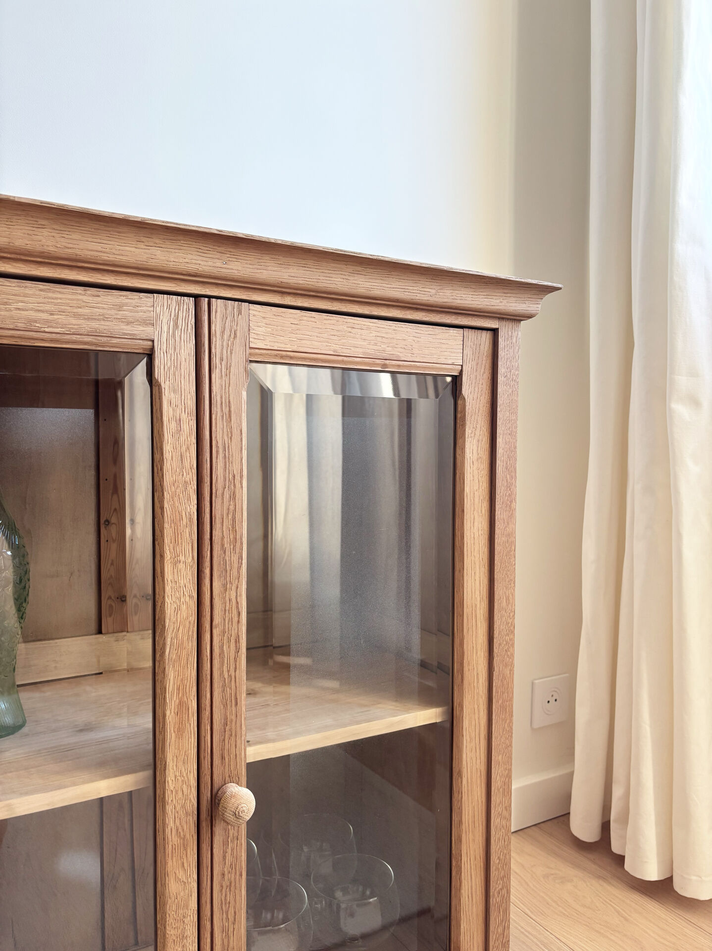 Vitrine vaisselier buffet chêne massif rénovée