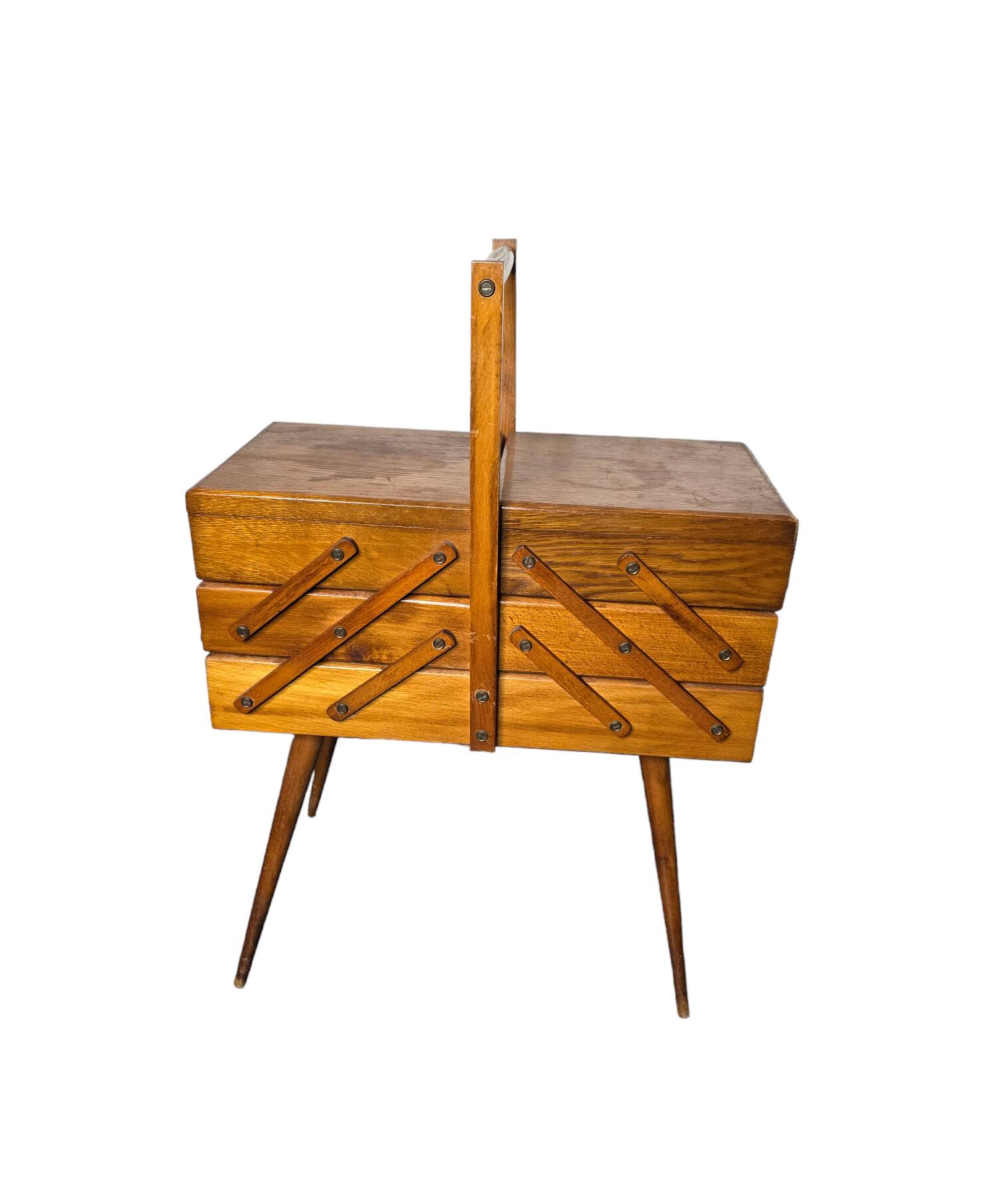 oak worker with sewing kit