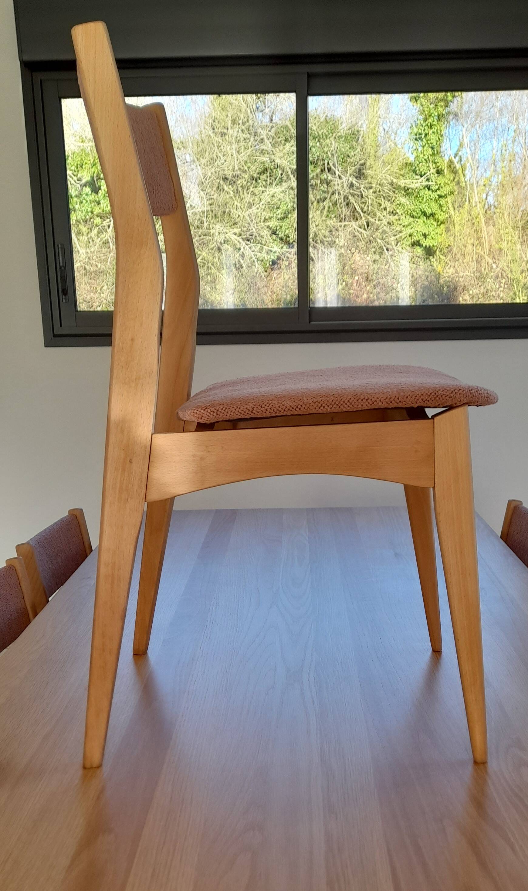 6 original Scandinavian chairs in light solid wood