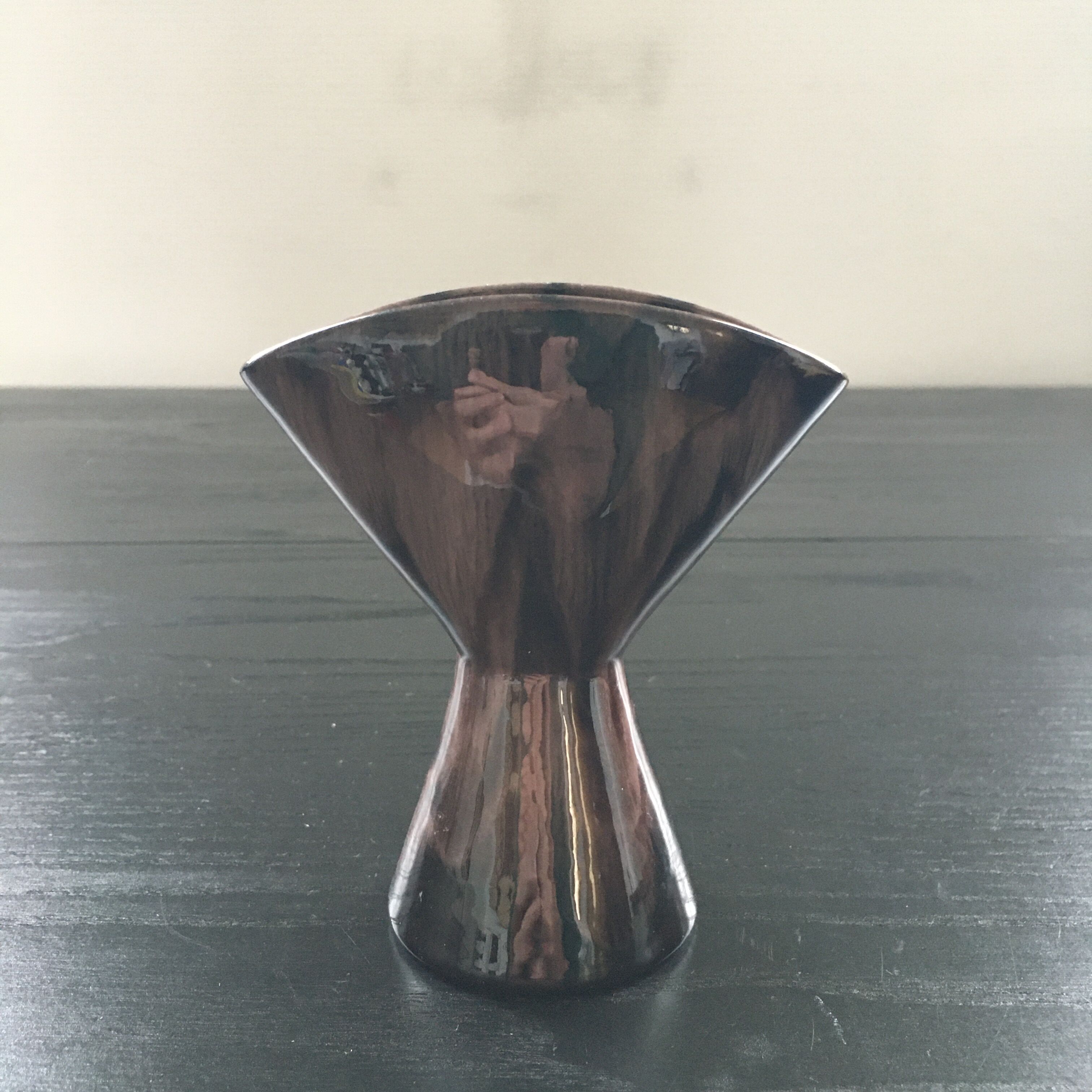 Flame-patterned fan vase