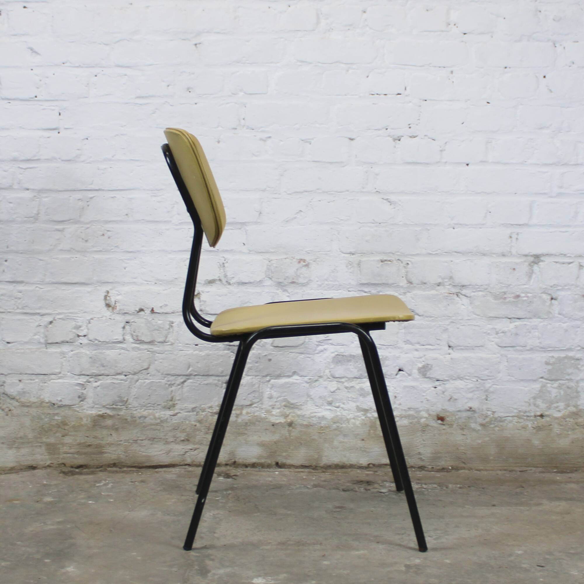 Vintage "CM garnie" chair by Pierre Guariche for Meurop
