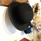 Bowler
