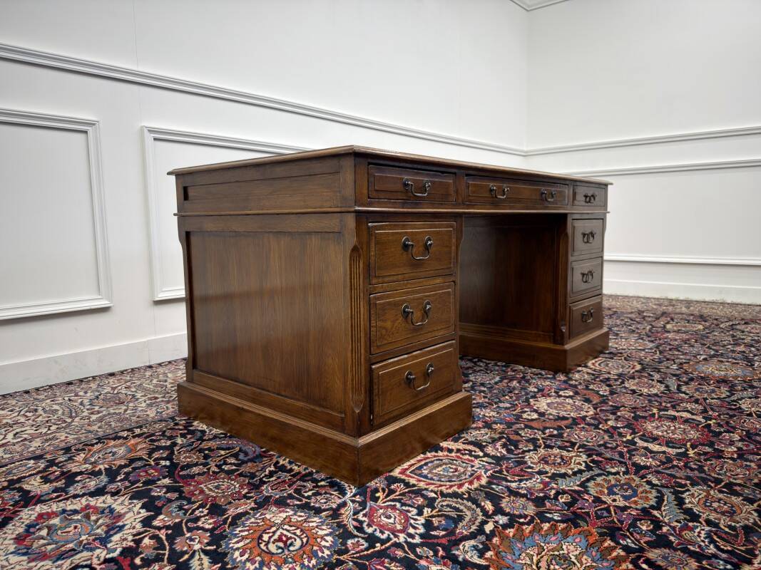 Bureau classique anglais Eichholtz