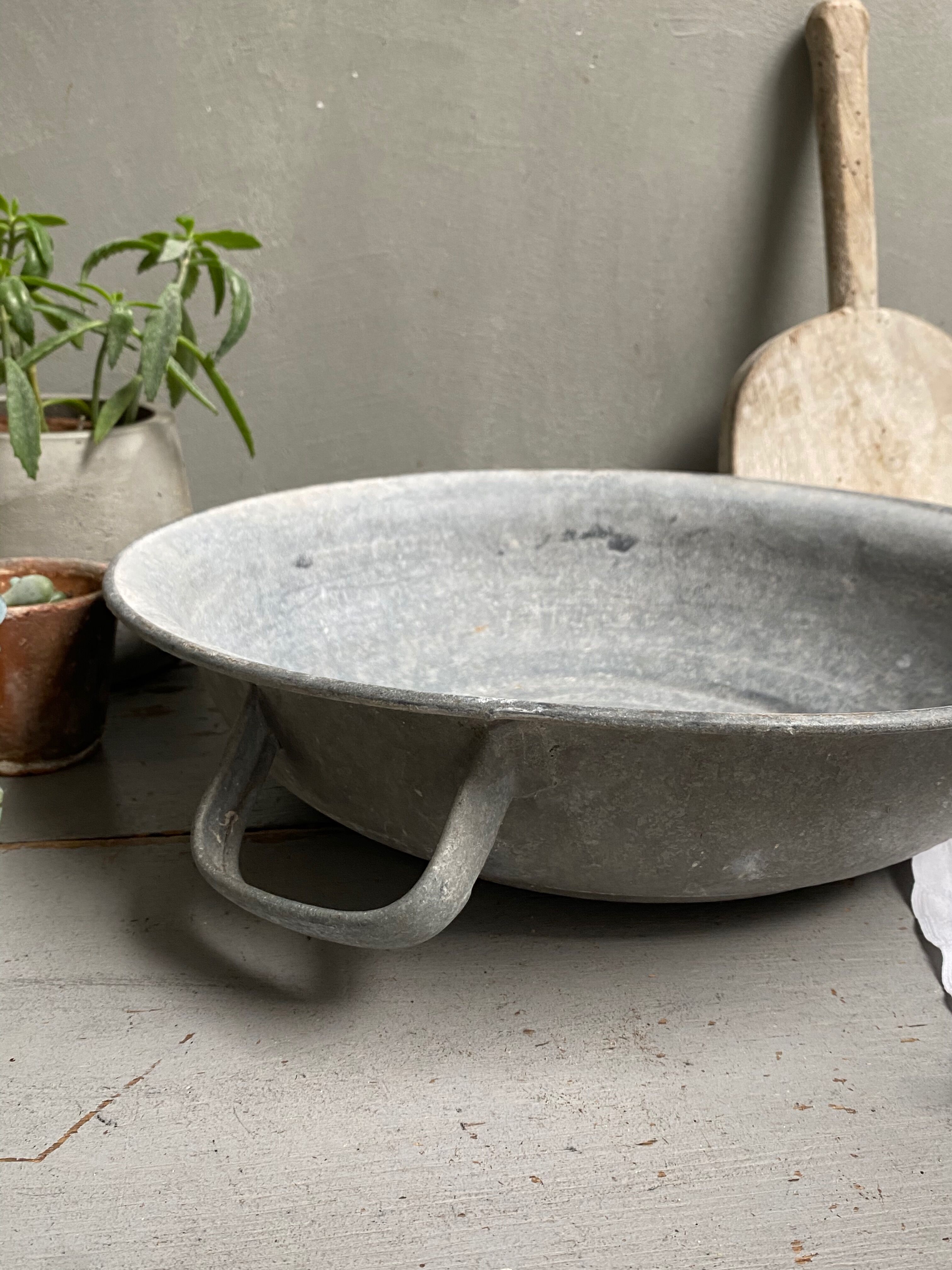 Zinc basin