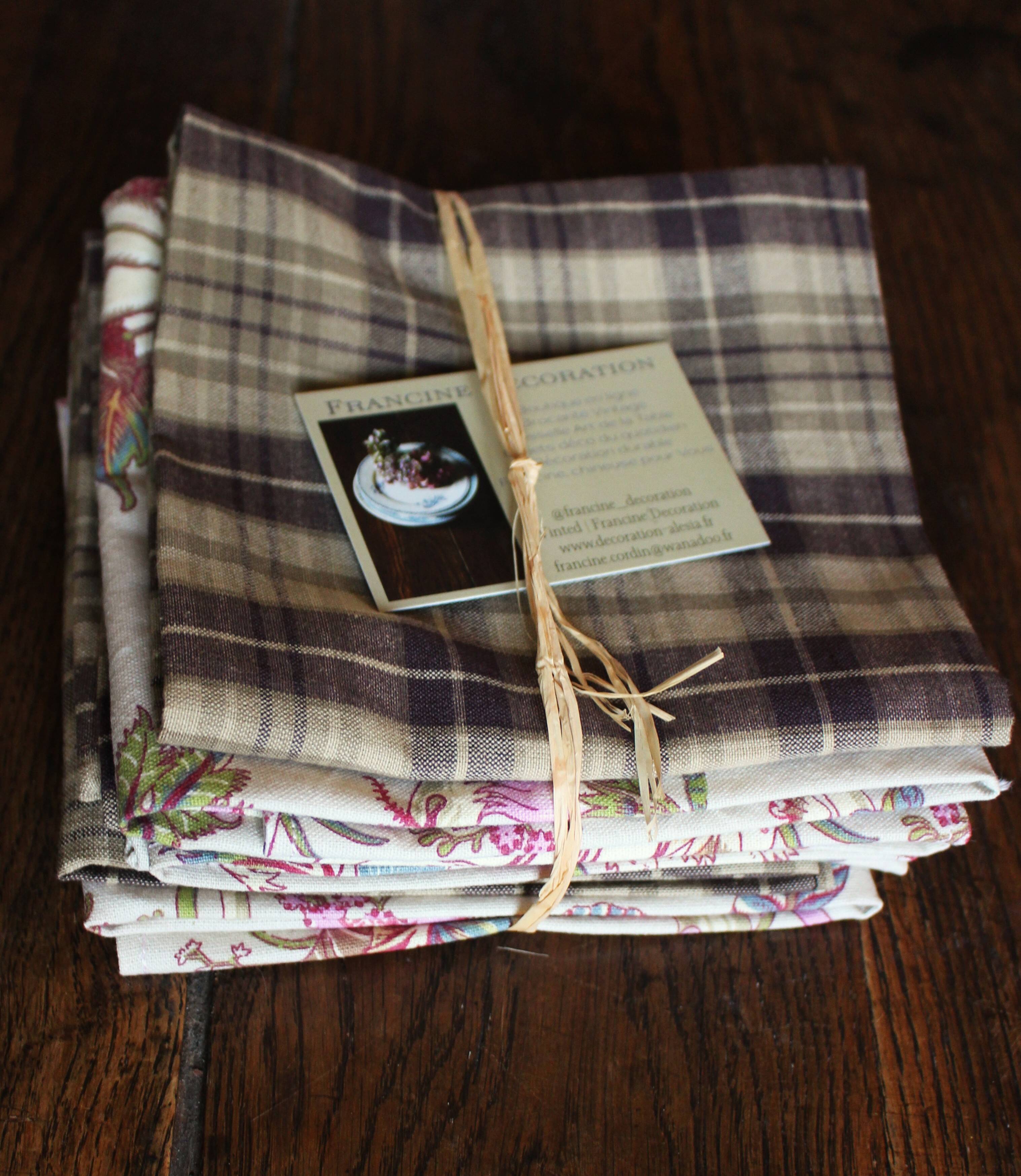 6 brown checkered table napkins with vintage flowers