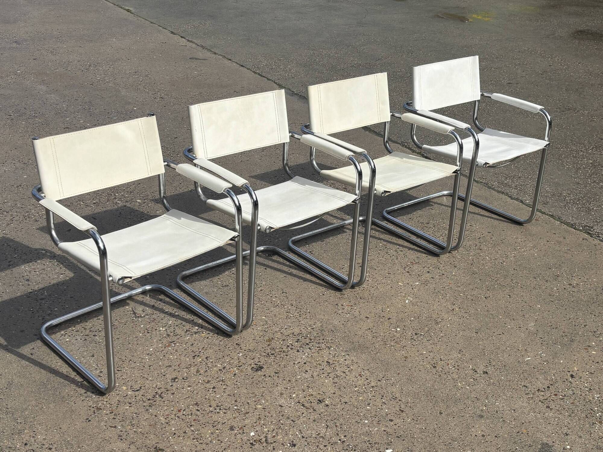 Set of 4 dining chairs in white, S34 Mart Stam/Marcel Breuer style Italy