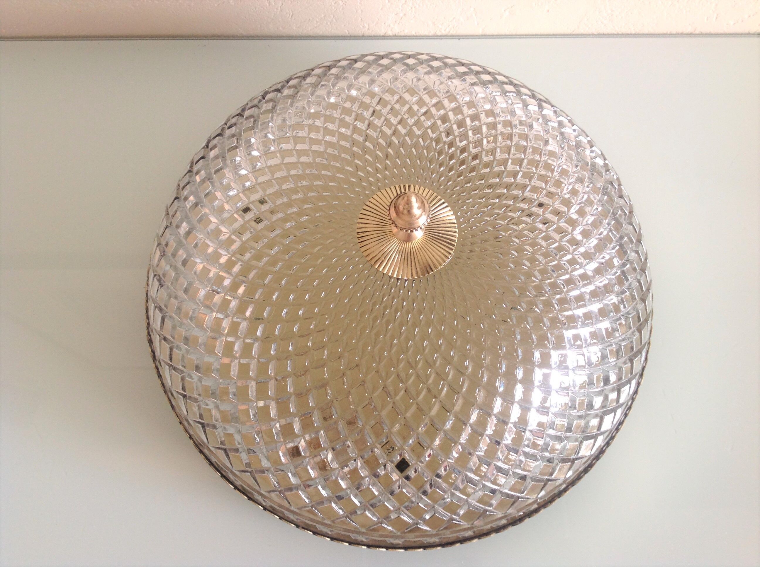 Round ceiling lamp in structured glass art deco style 30s-40s