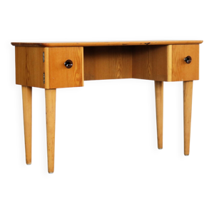 Coiffeuse, années 1960,