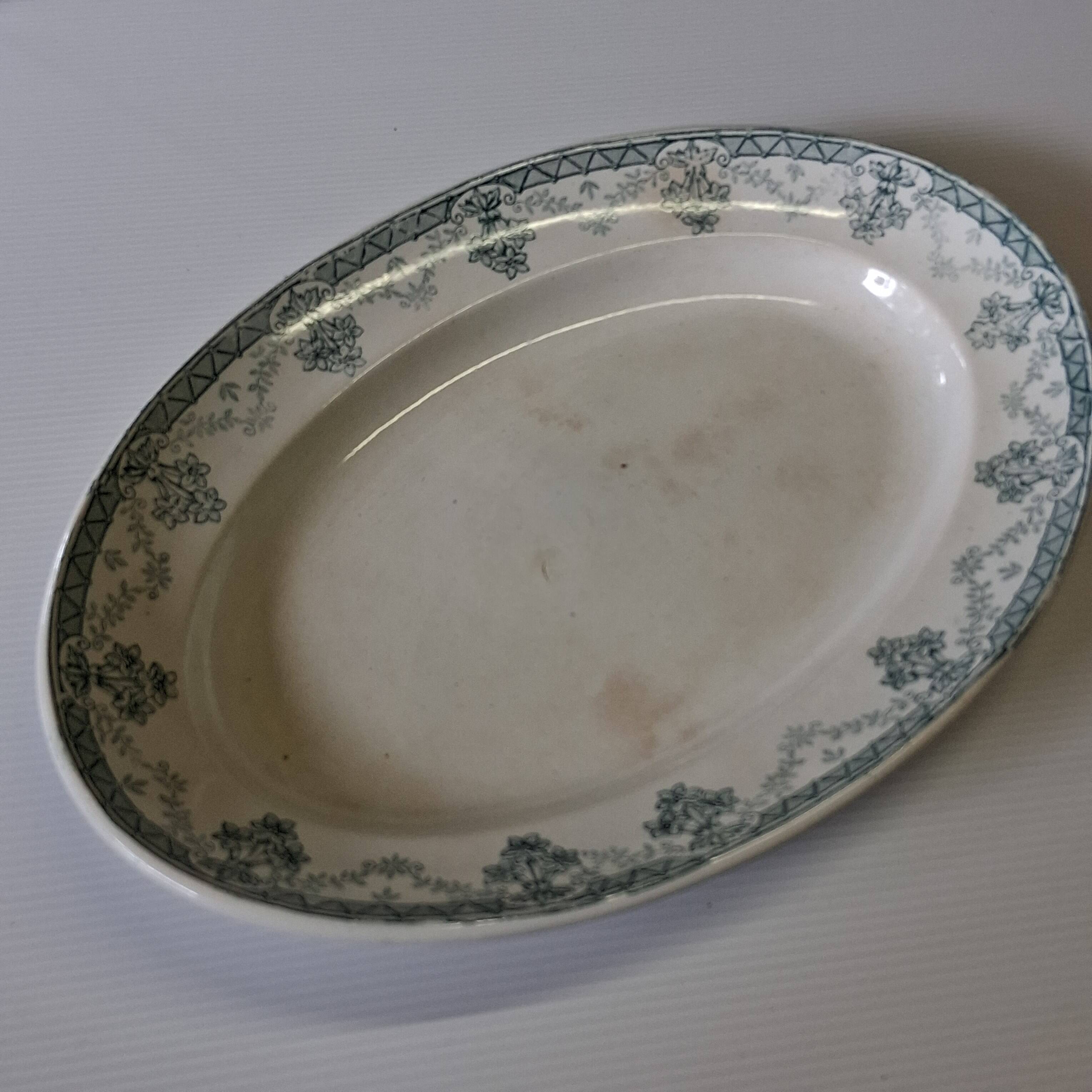 Old ironstone plate from St Amand, model "Cahors", in good condition.