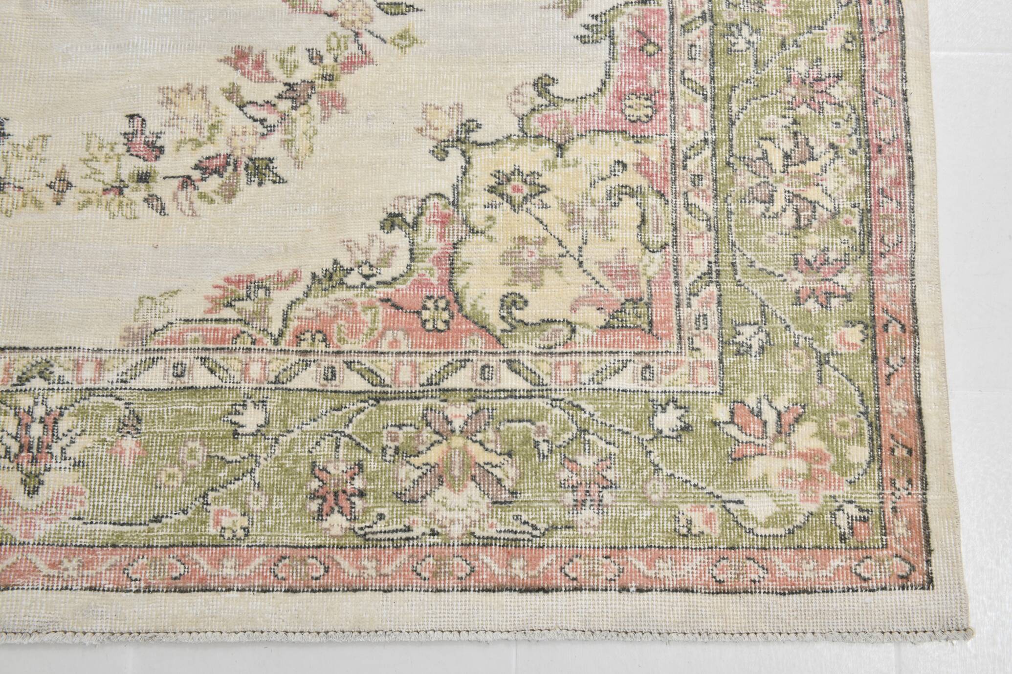 Light Green & Beige Floral Persian Rug, 204x320Cm