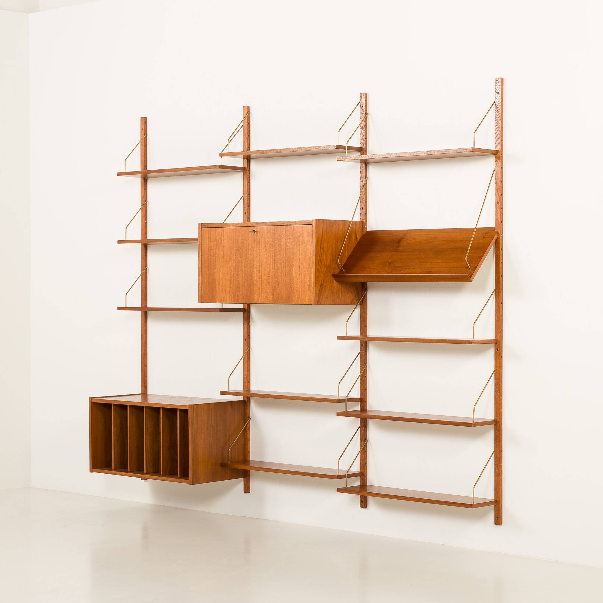 PS System wall unit with vinyl records cabinet and expository shelf, Rander