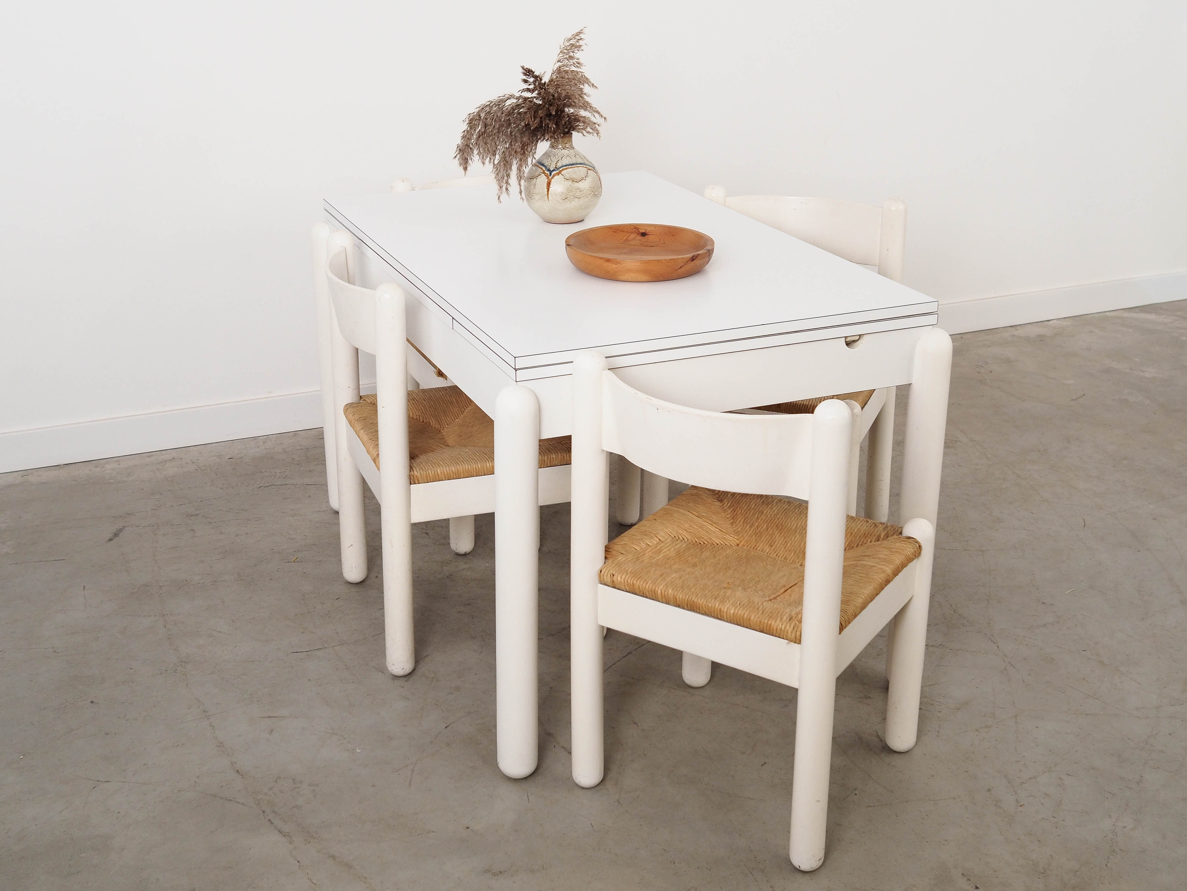 White extendable table, Italian design, 1980s, made in Italy