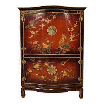 Cabinet vintage chinois rouge et or avec des fleurs et des oiseaux (cabinet laqué)