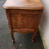 Beautiful vintage wooden chest of drawers with 2 drawers.