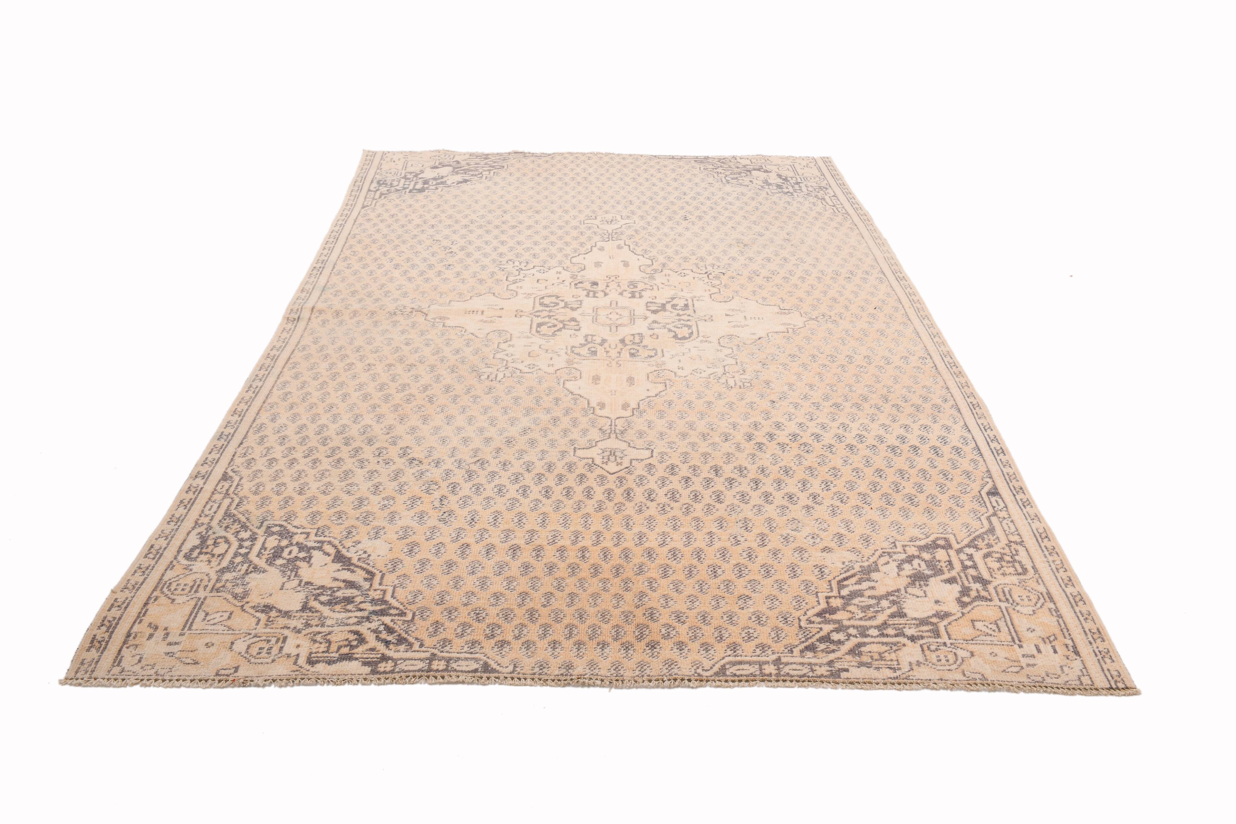 6x8 Vintage Cream & Black Oriental Persian Rug, 176x259Cm