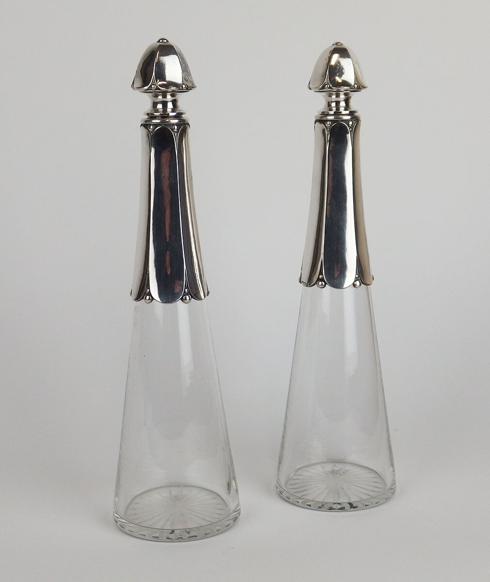 Pair of Art Deco decanters Gallia Cristofle