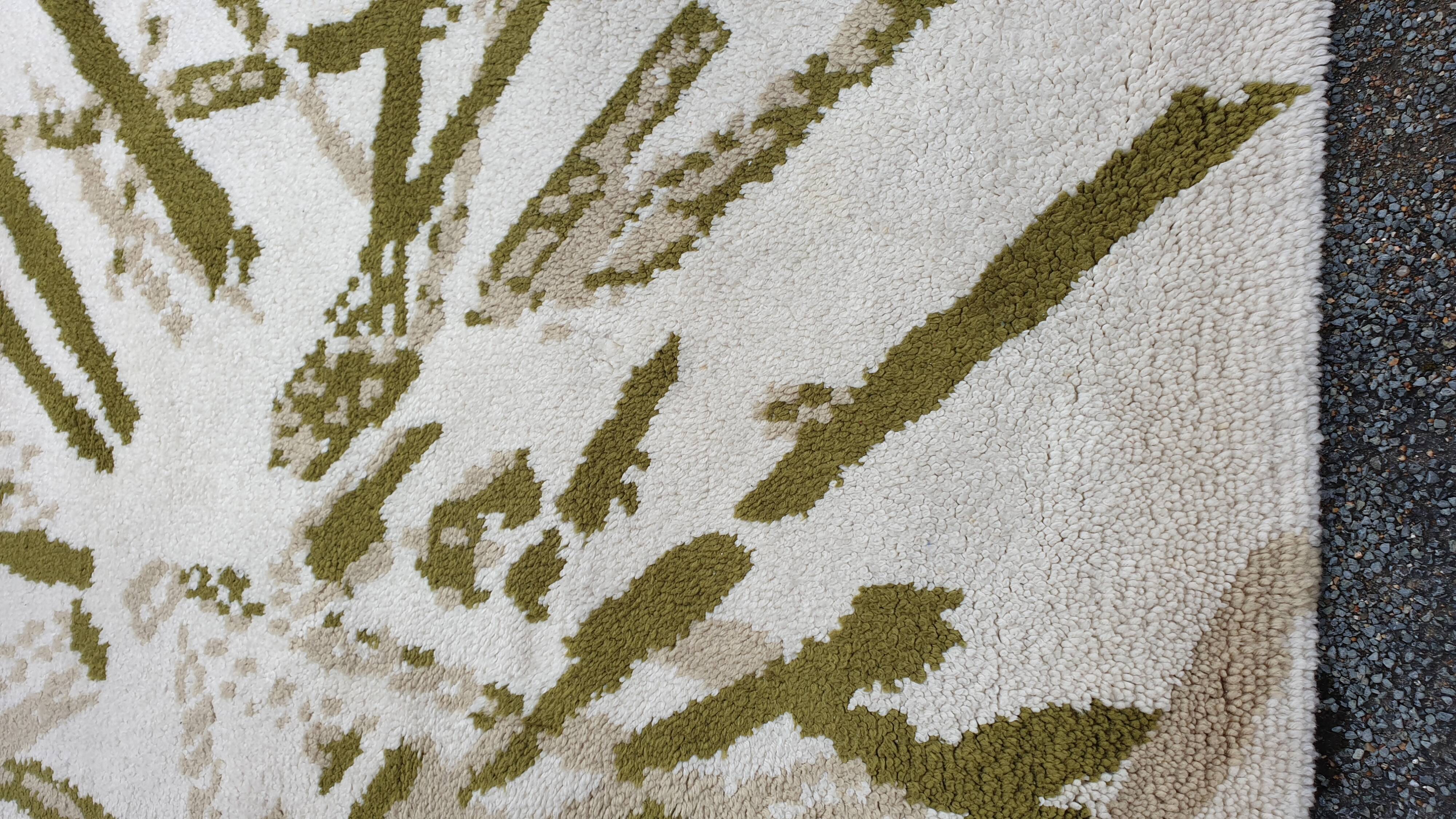 Curly wool design rug