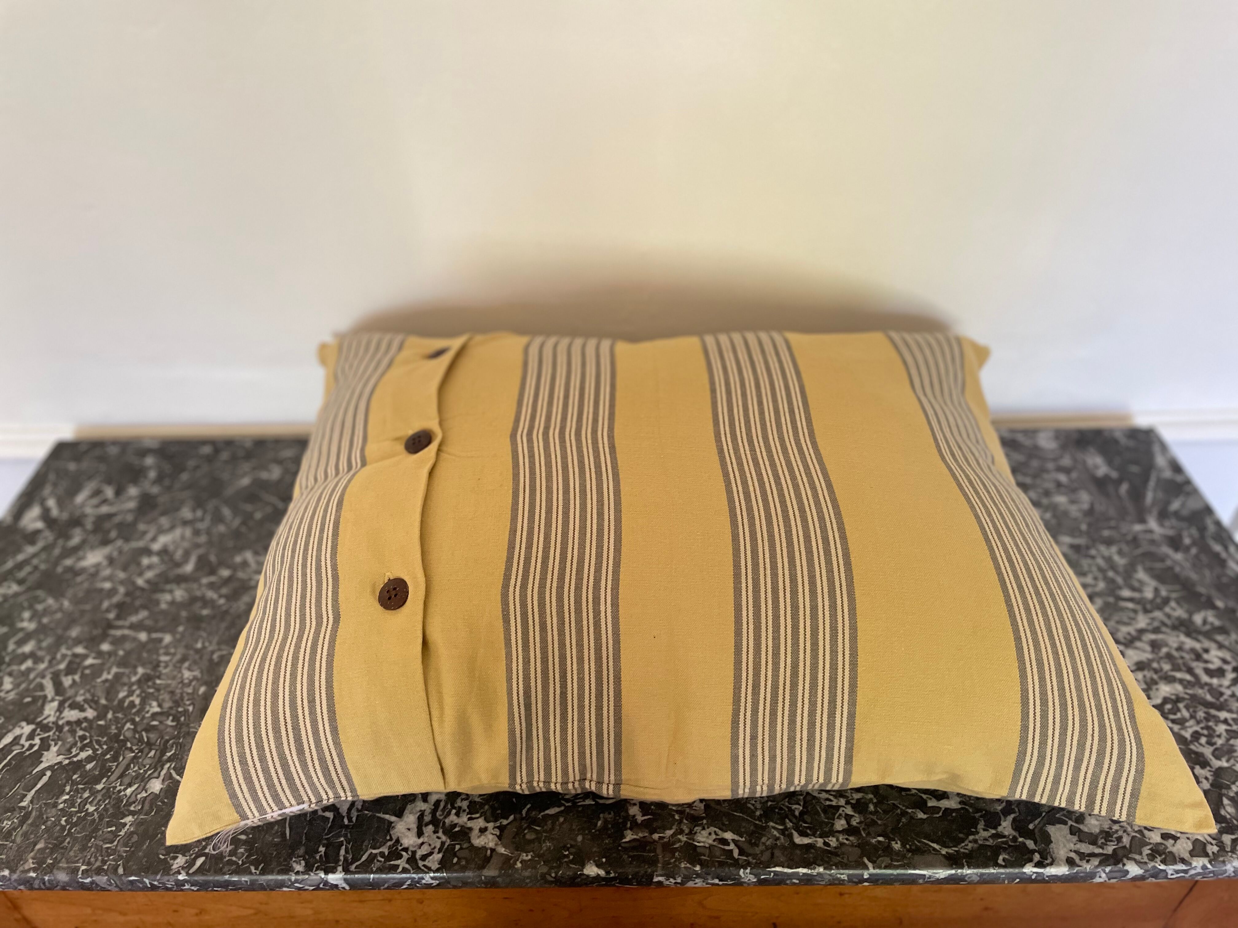 Coussin rayé