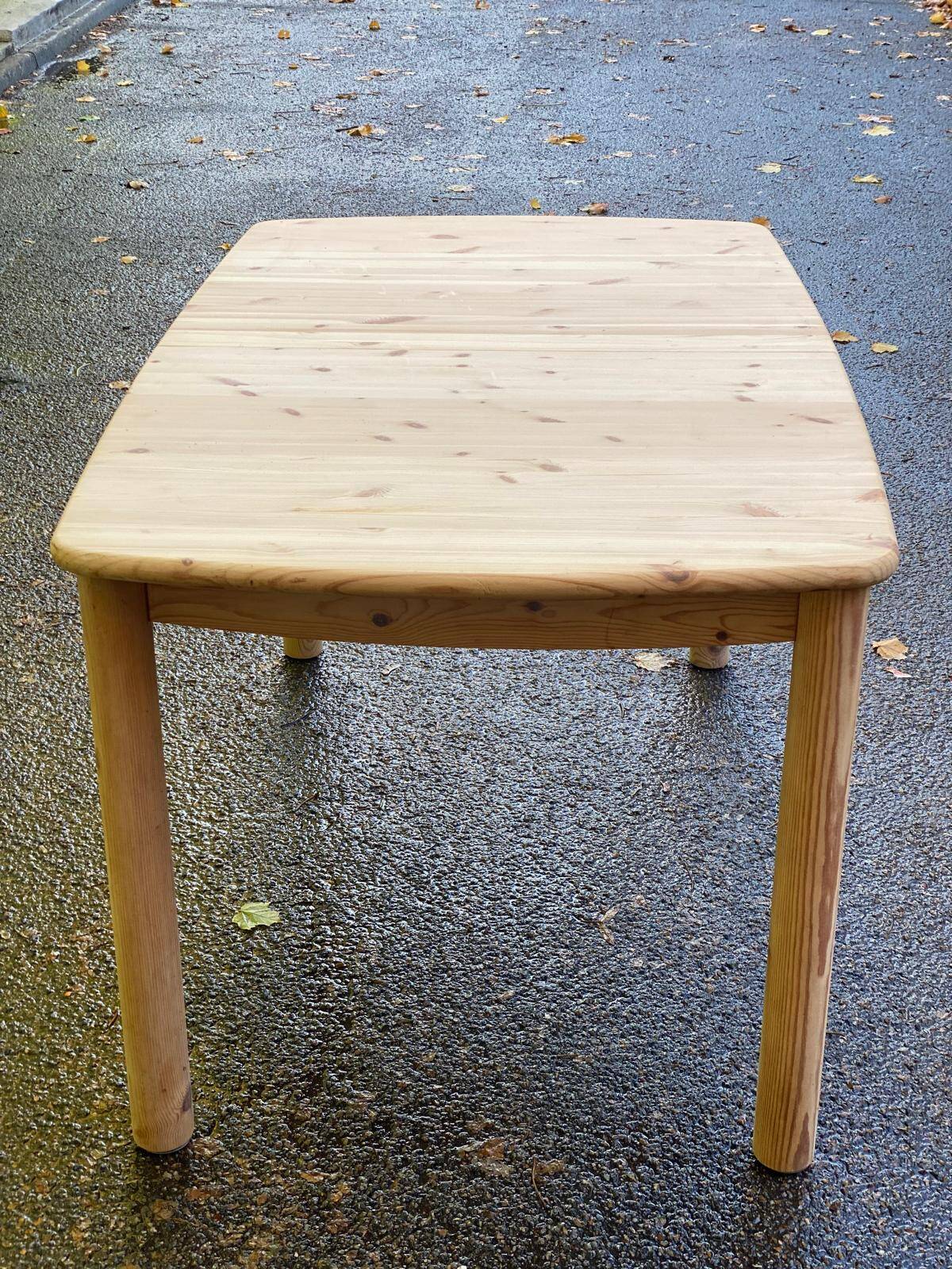 Scandinavian extendable dining table renovated in solid wood 180cm