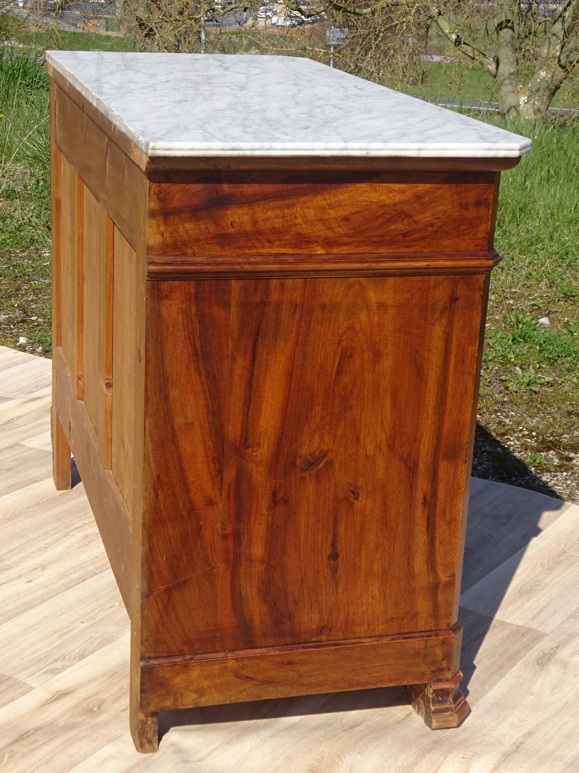 Ancienne commode Louis Philippe en noyer marbre blanc