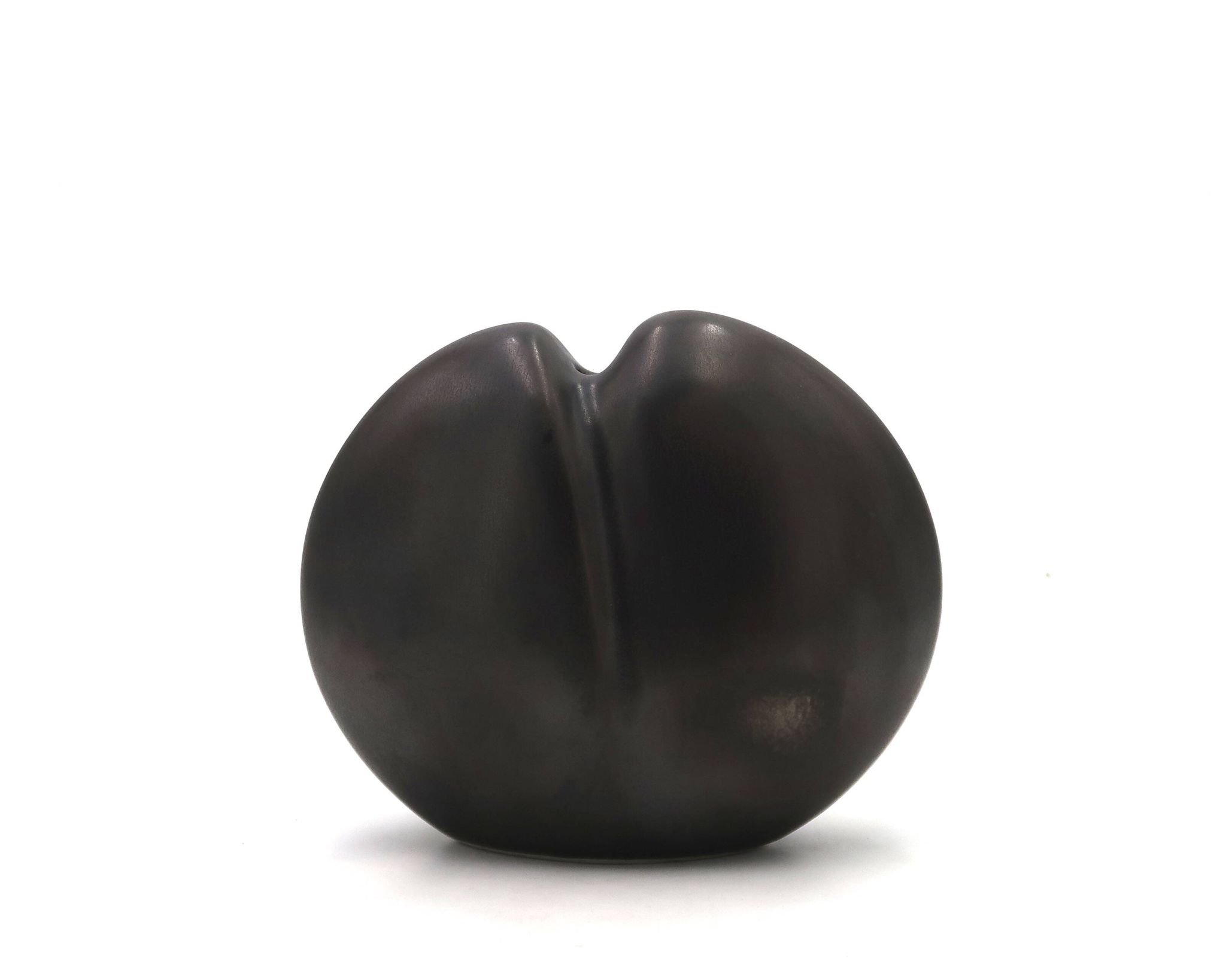Vase noir en porcelaine de Jacqueline et Tim Orr, années 70