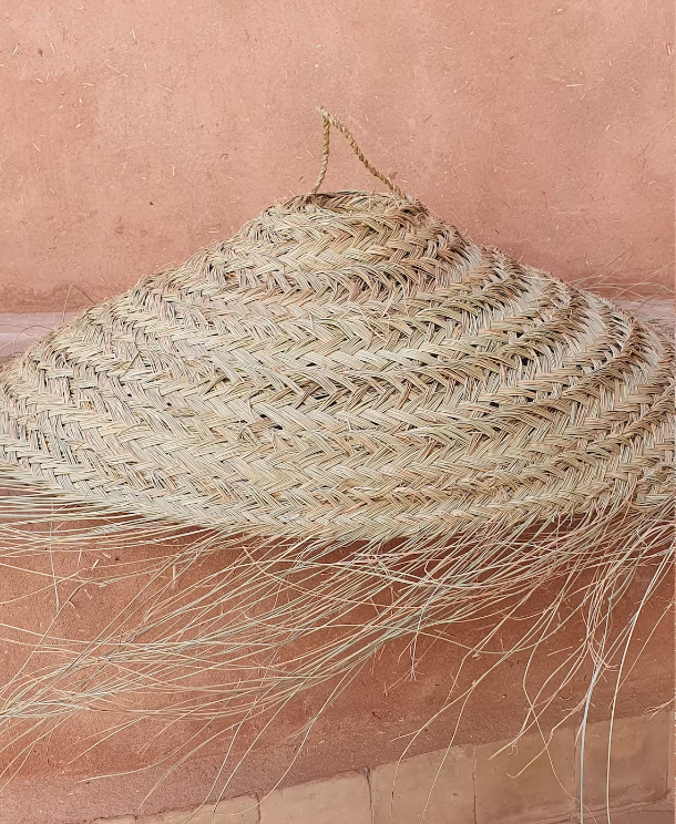 Parasol pendant lamp in braided natural fiber doum straw