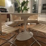 Tulip marble dining table