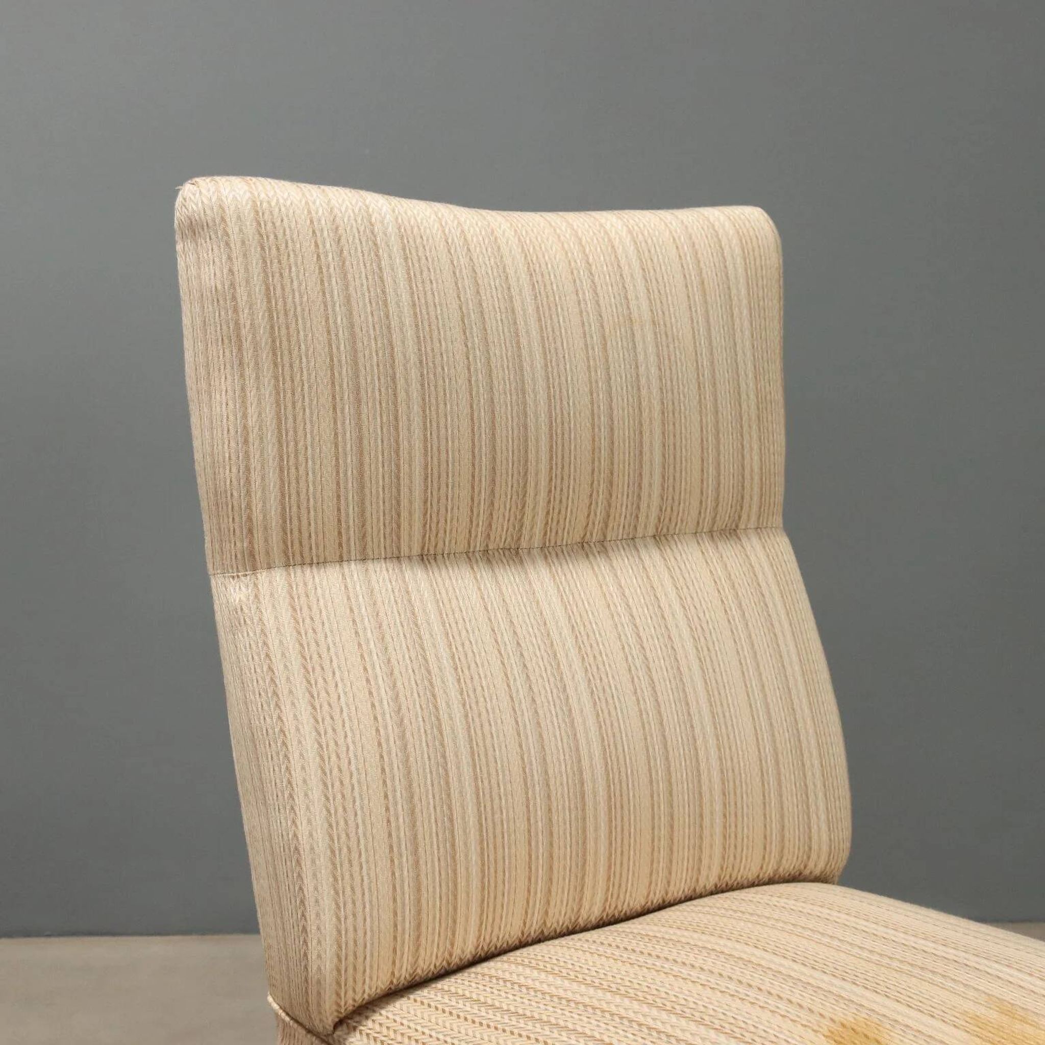 Italian armchairs from the 1950s-60s to be restored.
