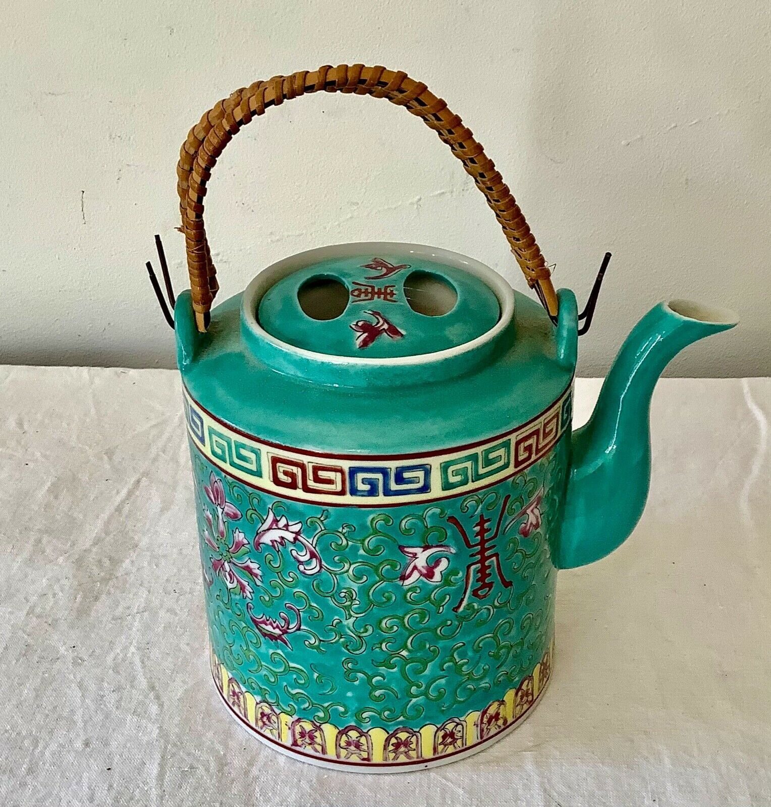Porcelain teapot enamelled decorations made in Japan
