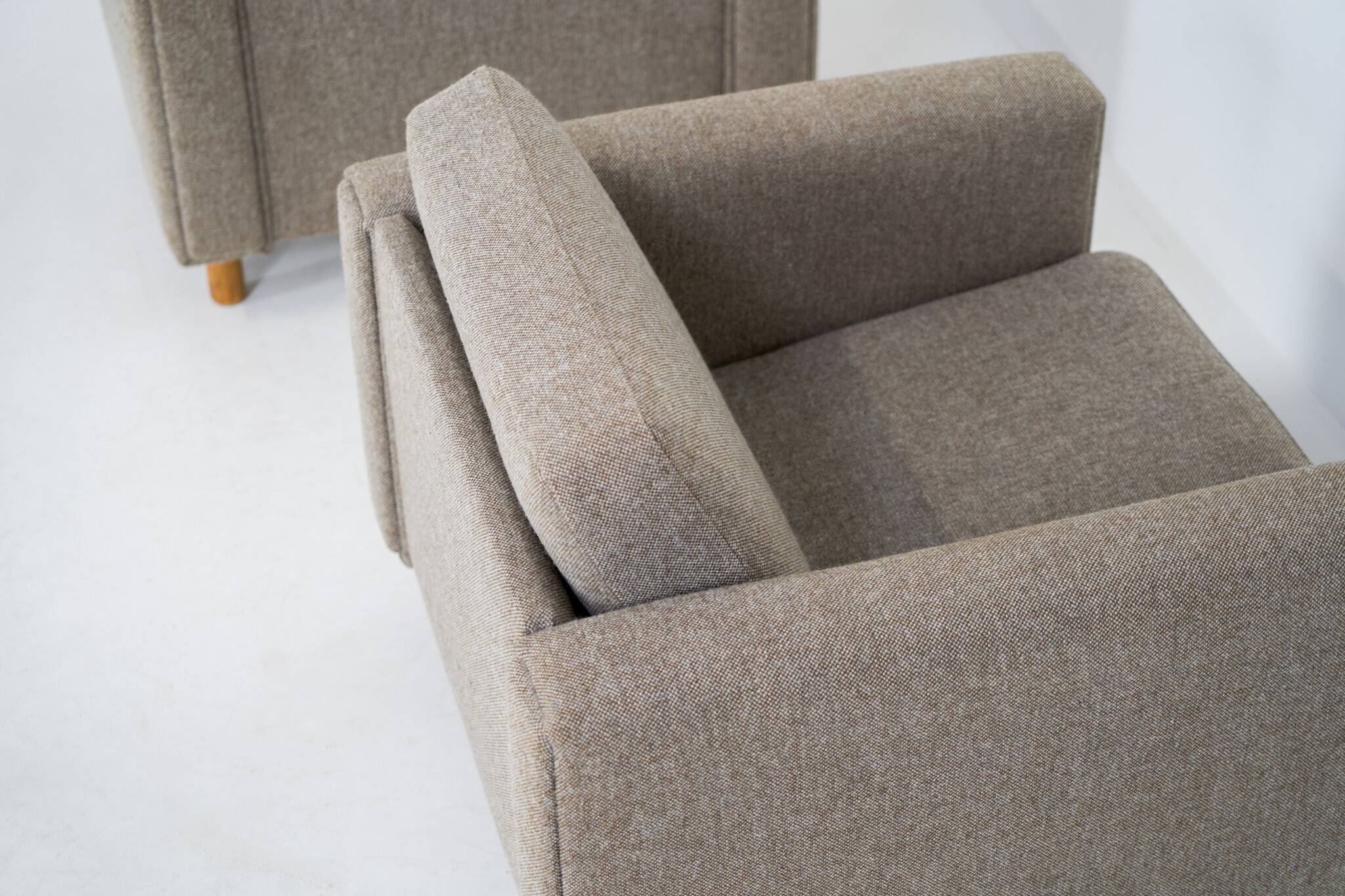 Rare pair of GE300 armchairs by Hans J. Wegner