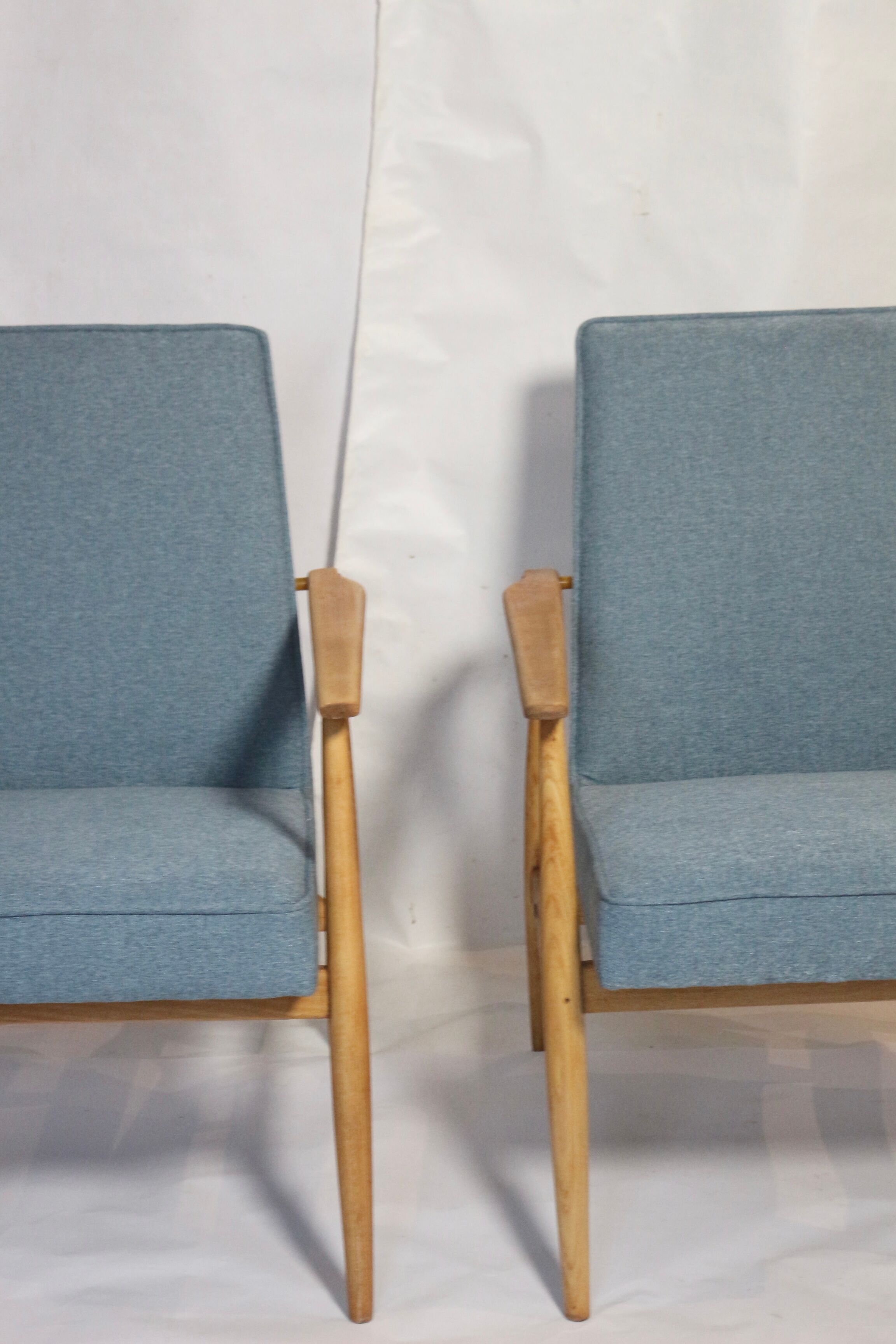 Pair of armchairs henryk lily 300-190s 1970