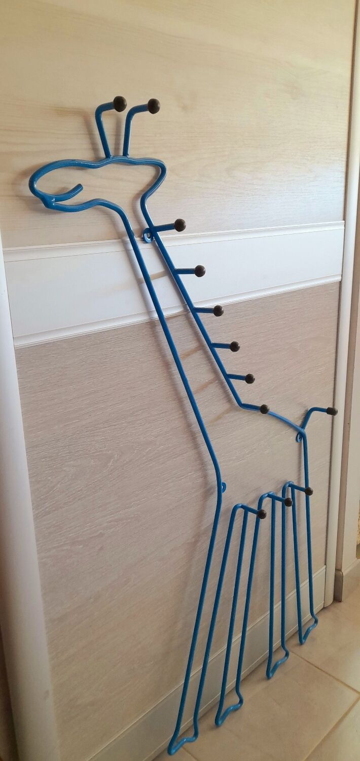 Coat rack child giraffe