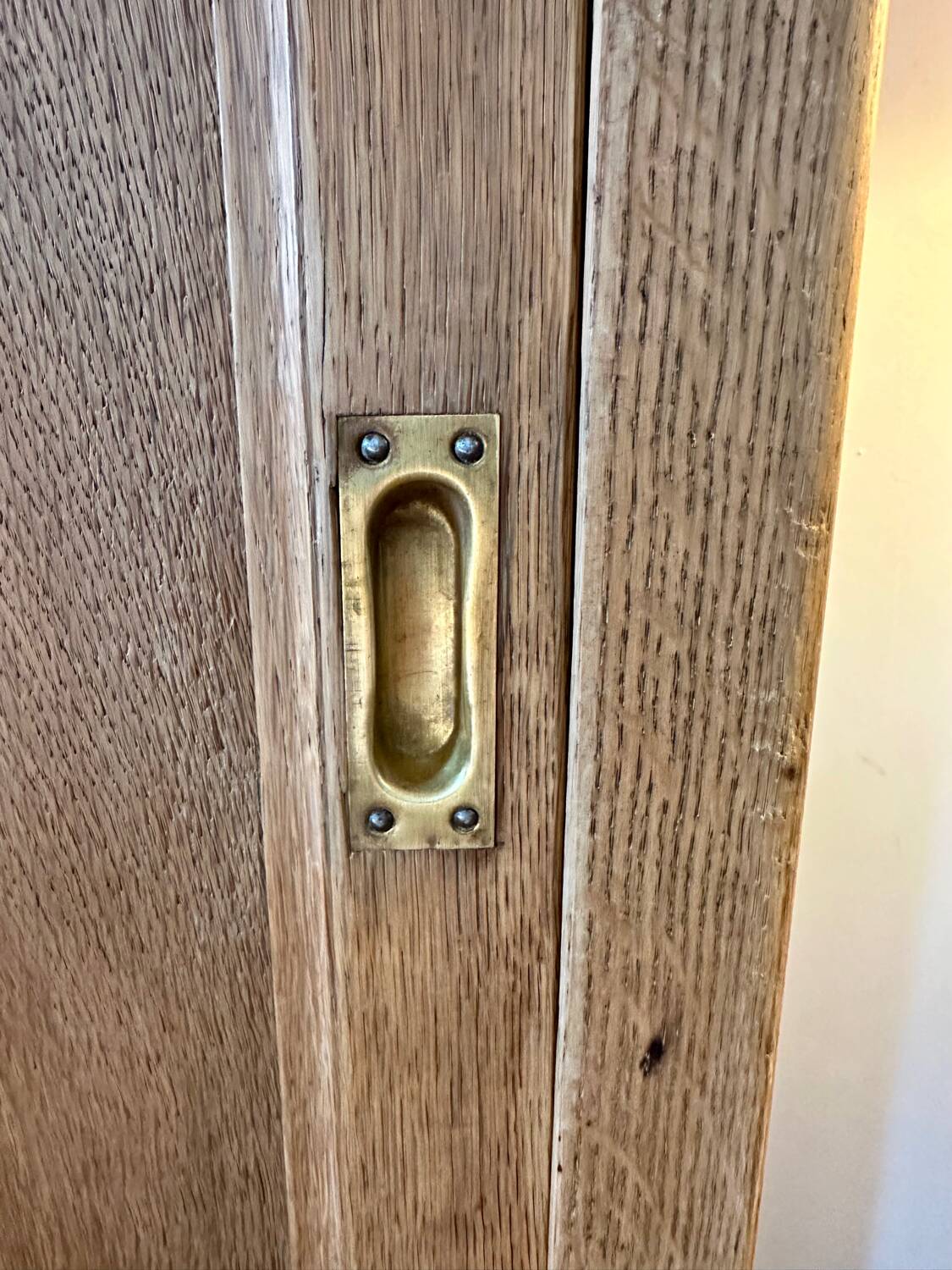 Parisian wardrobe with sliding doors