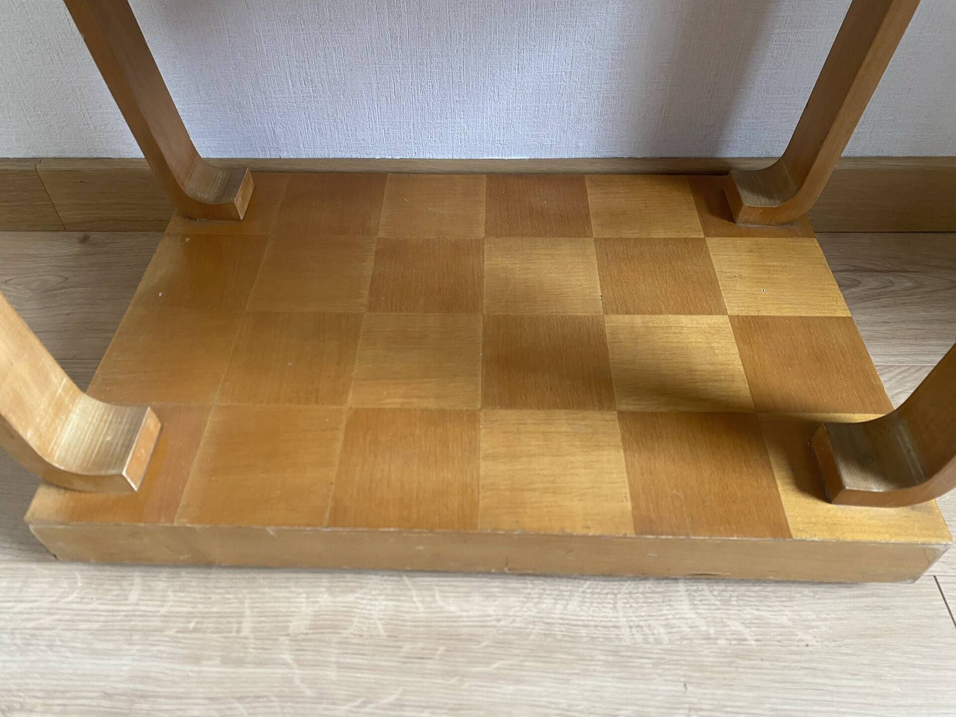 Table d’appoint Art déco à deux plateaux, placage damier et filets de