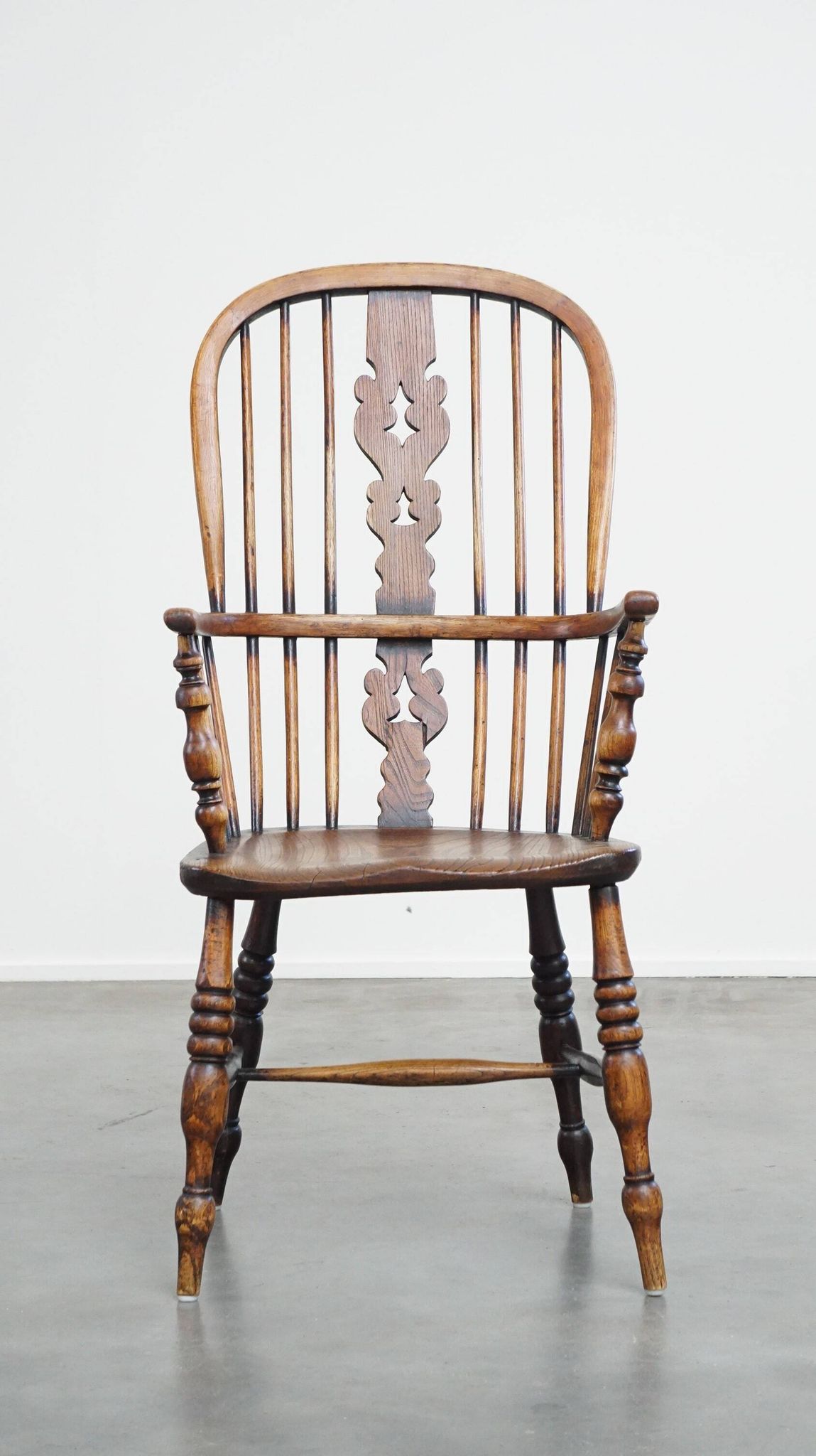 Chaise de salle à manger Windsor à dossier haut, style anglais ancien