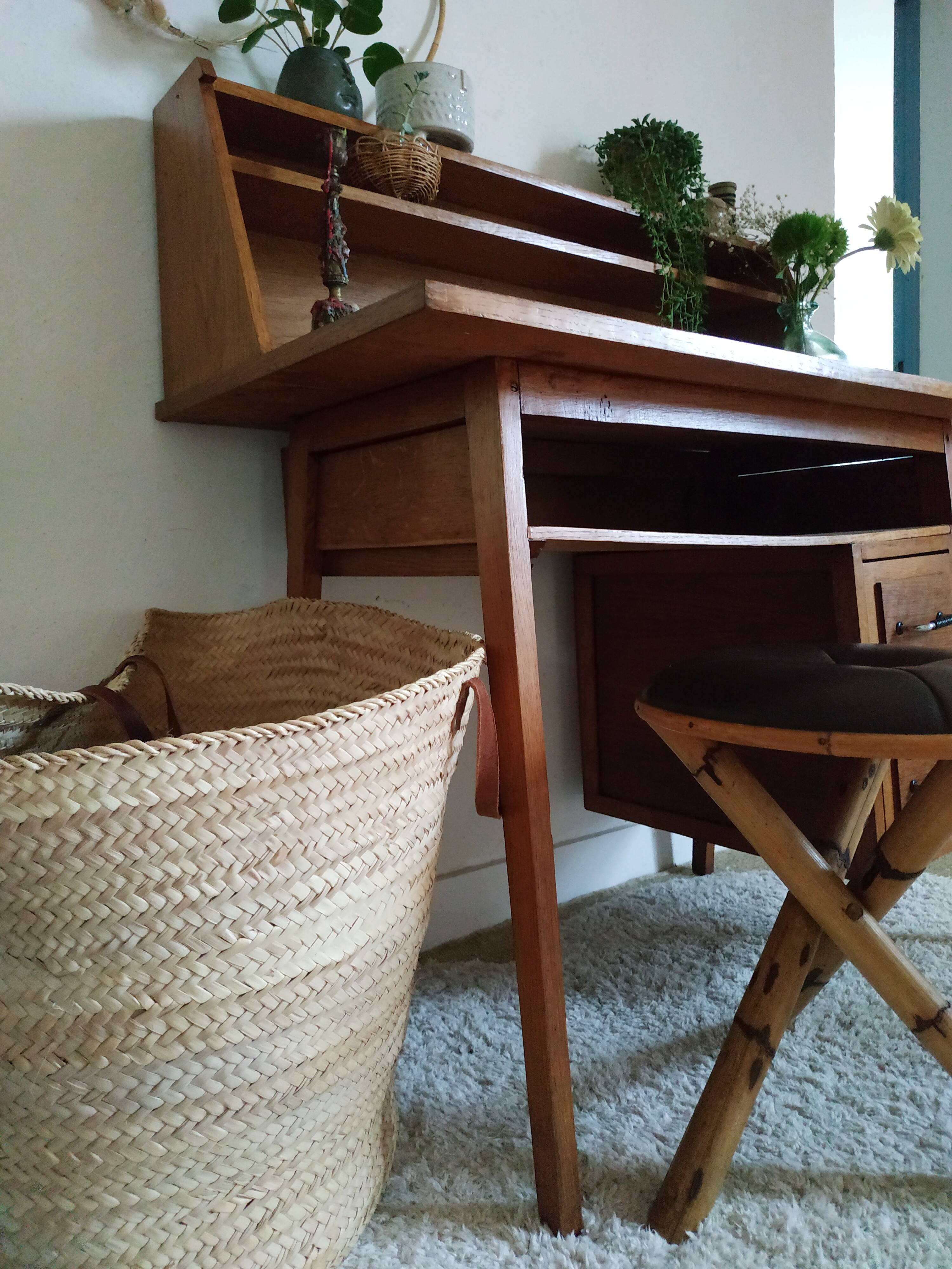Bureau scandinave pieds compas vintage